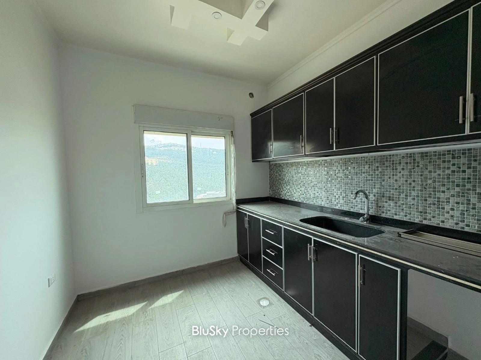 Apartment 125m² with Sea View for Rent or SALE In Bsalim — الصورة 3
