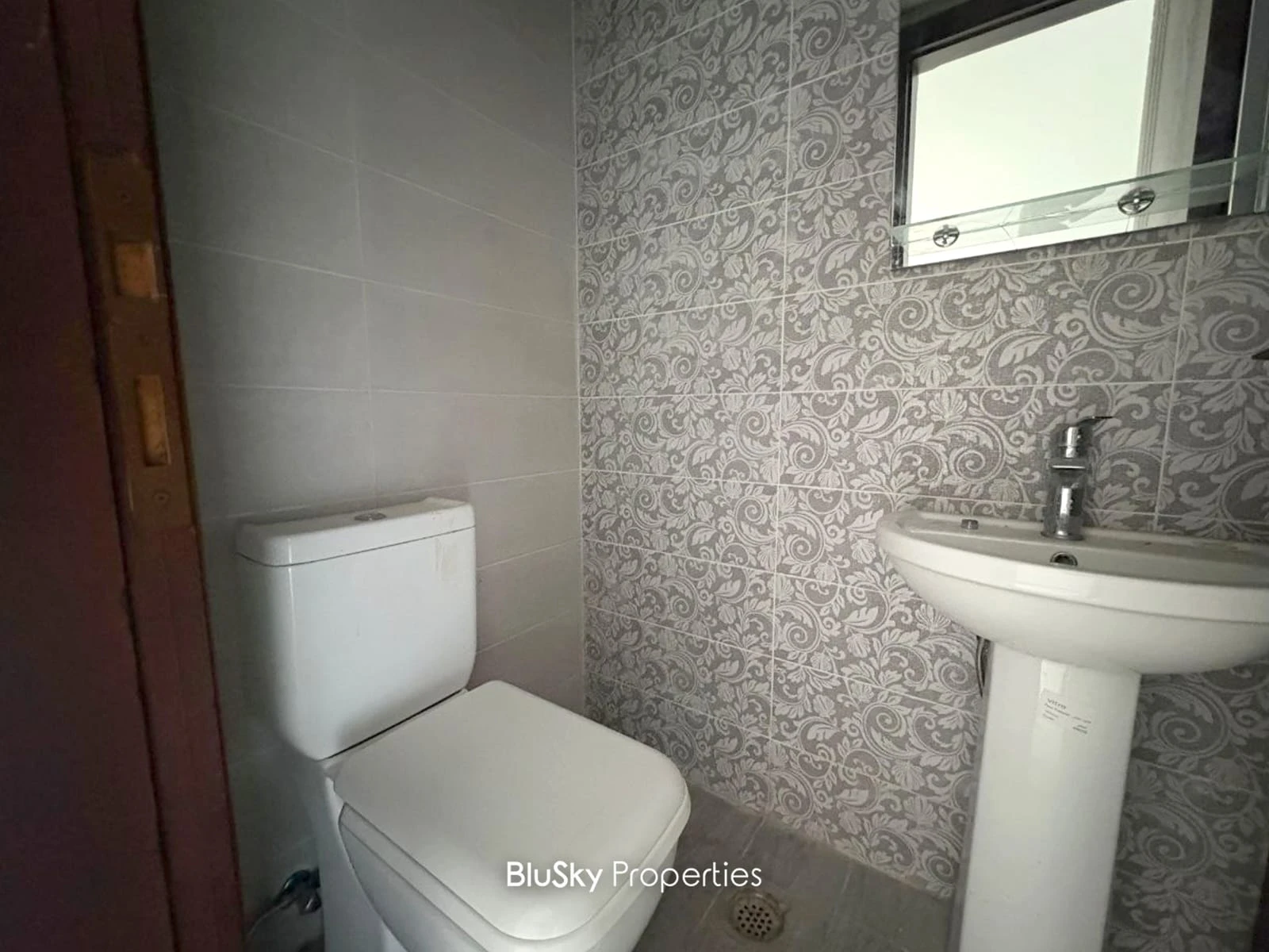 Apartment 125m² with Sea View for Rent or SALE In Bsalim — الصورة 5