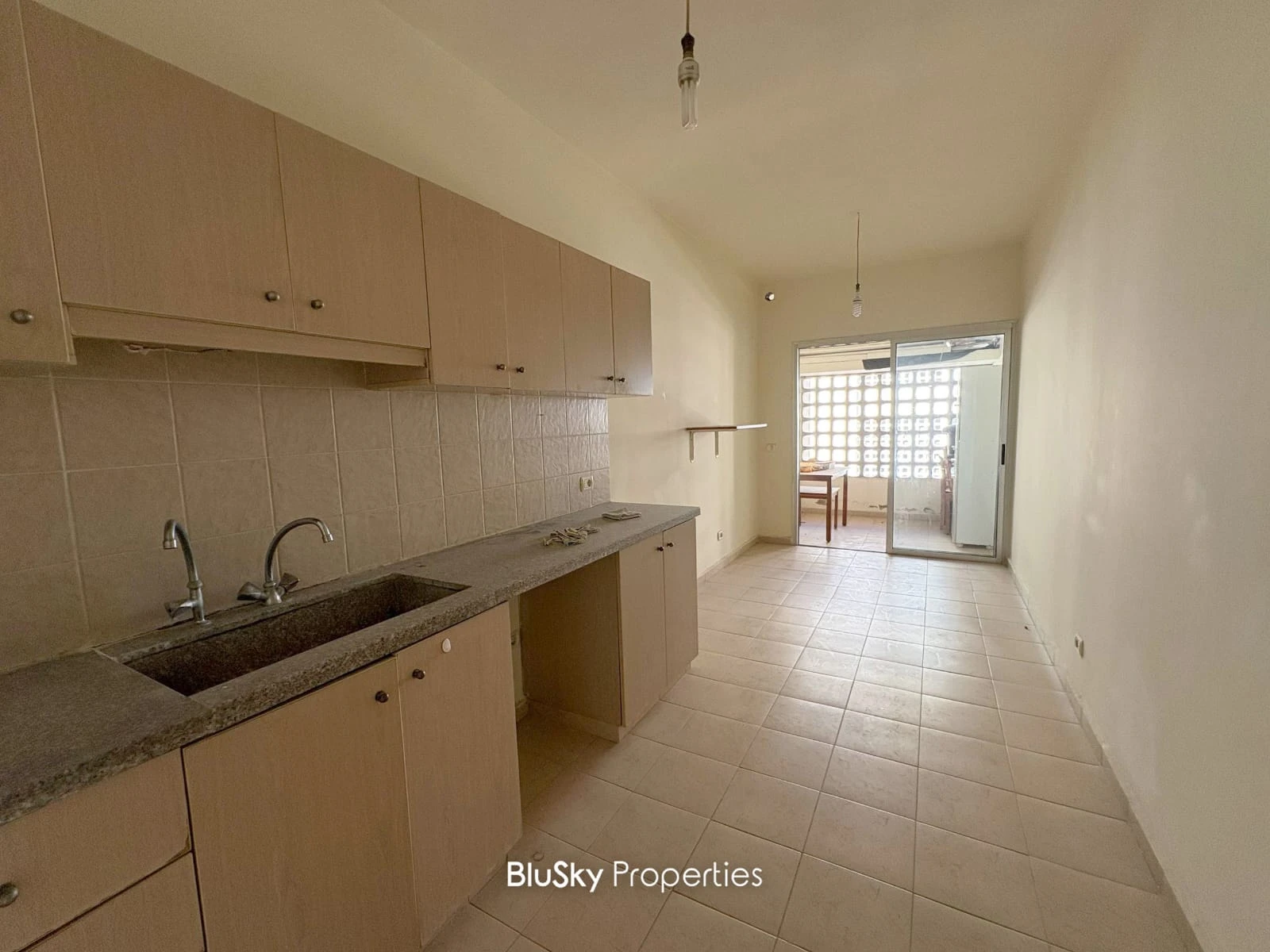 Apartment 140m² with Balcony for Sale or Rent in Bsalim — الصورة 4