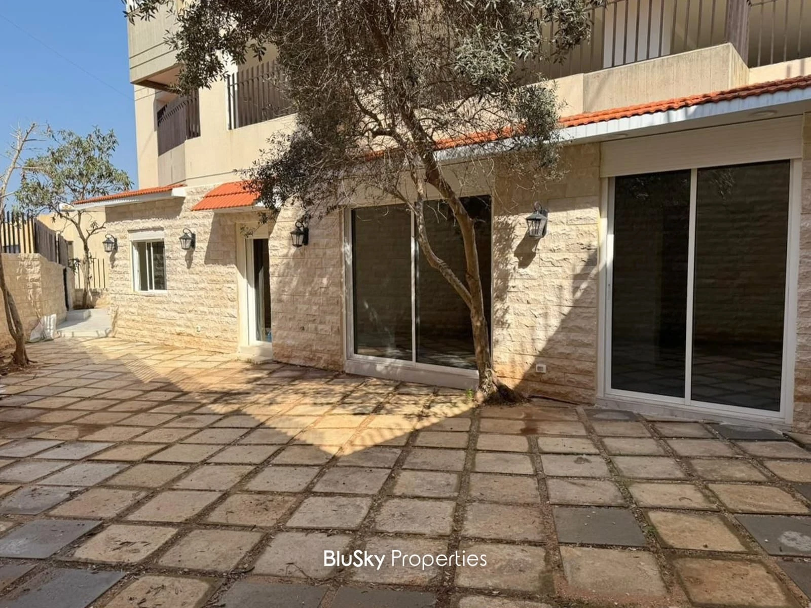 Apartment 150m² with Terrace for Rent or SALE In Bsalim — الصورة 2
