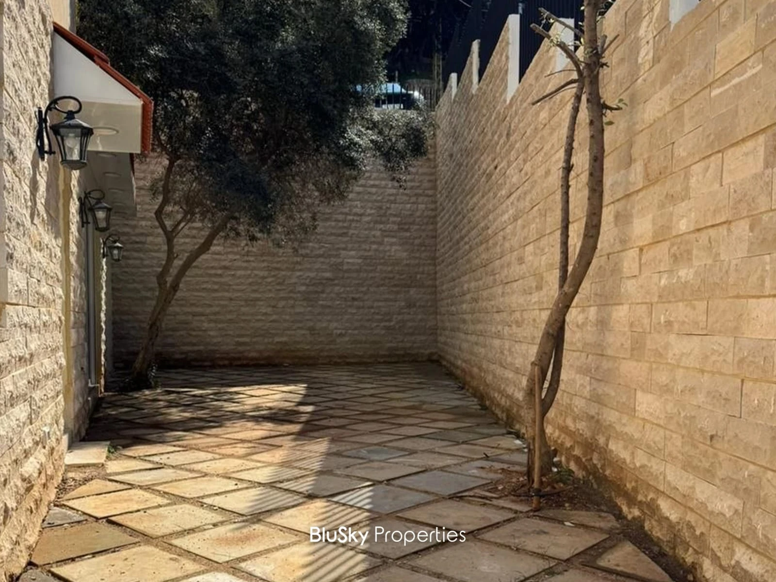 Apartment 150m² with Terrace for Rent or SALE In Bsalim — الصورة 3
