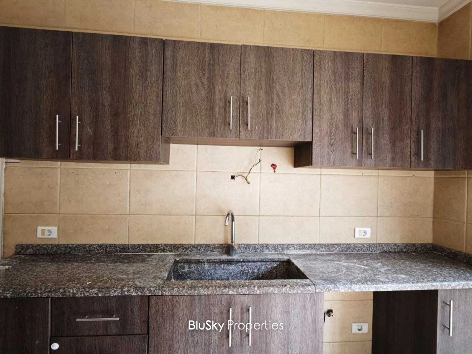 Apartment 155m² Terrace for Rent in Bsalim — الصورة 3