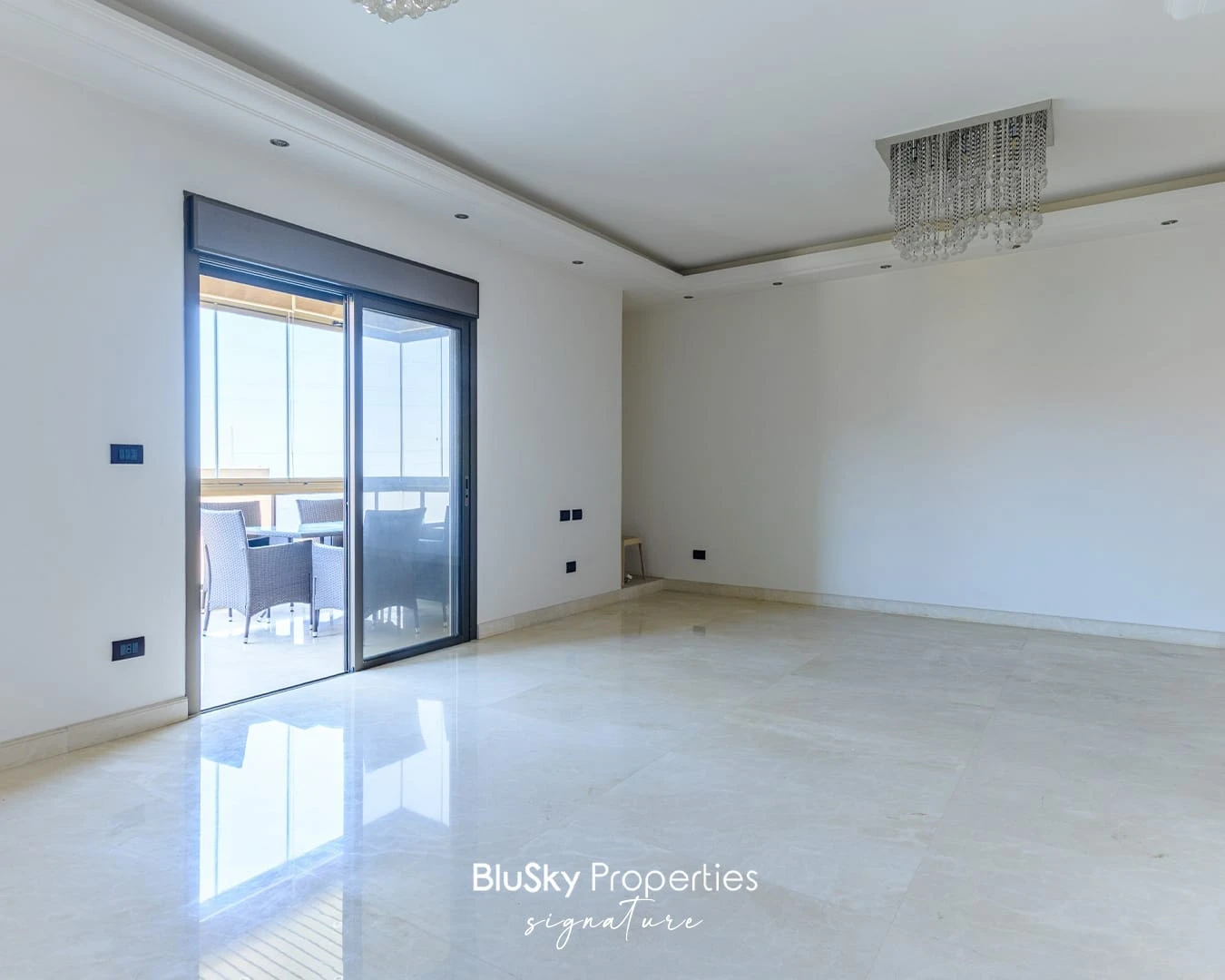Apartment 160m² with Sea View for Sale in Bsalim — الصورة 2