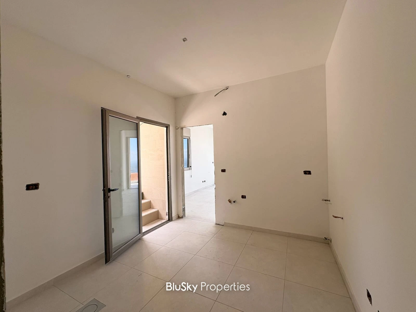 Apartment 180m² with Terrace for Sale in Bsalim — الصورة 3