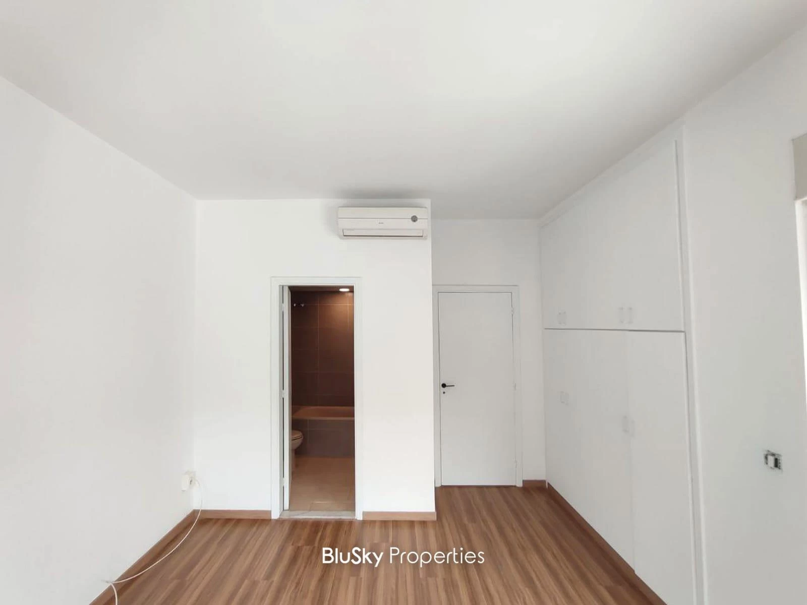 Apartment 180m² Terrace for Sale in Bsalim — الصورة 5