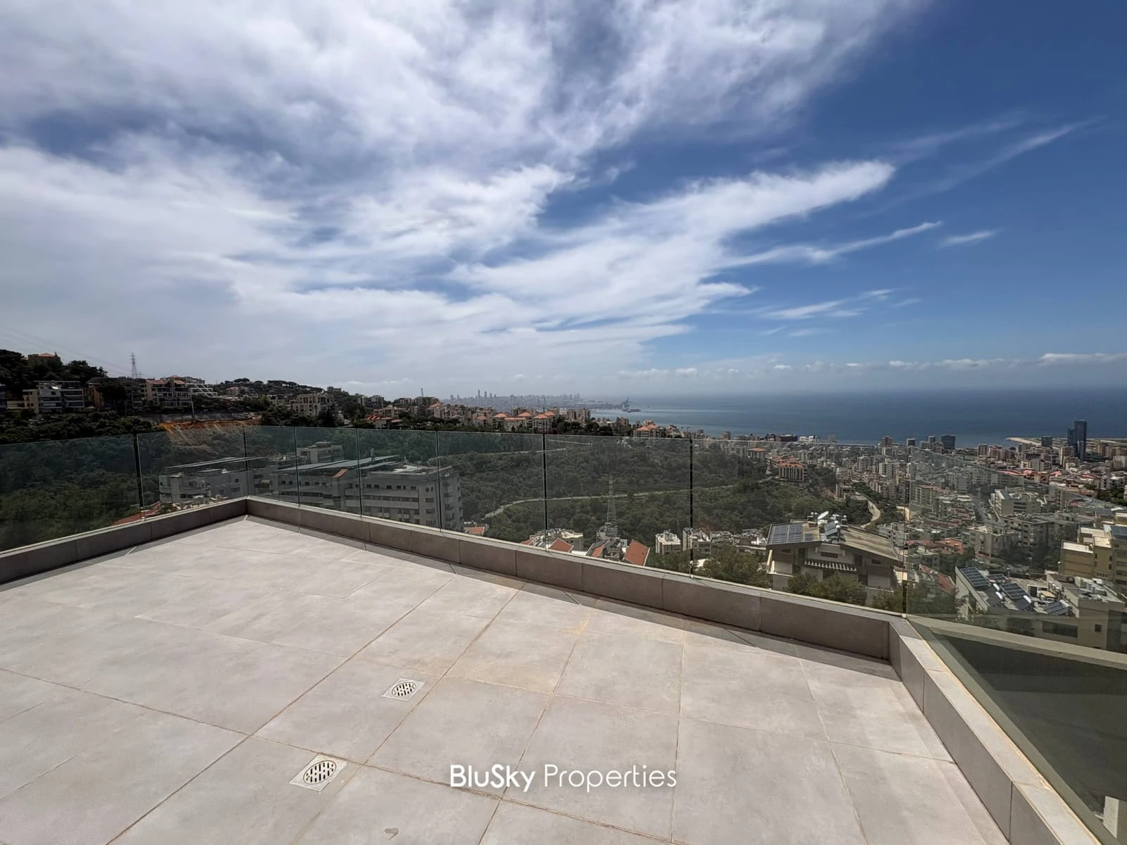 Apartment 182m² with Roof for Sale in Bsalim — الصورة 4
