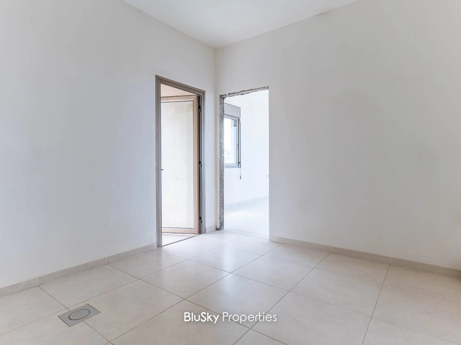 Apartment 183m² with Sea View for Sale in Bsalim — الصورة 5