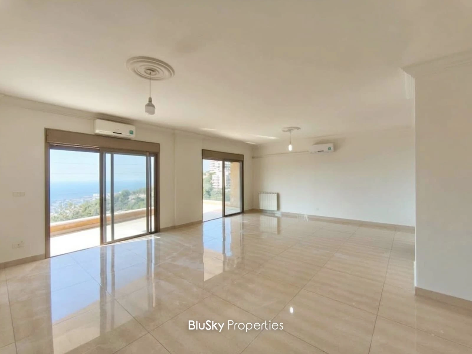 Apartment 200m² with Sea View for Rent in Bsalim