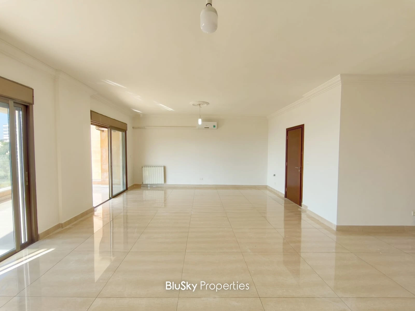Apartment 200m² with Sea View for Rent in Bsalim — الصورة 4
