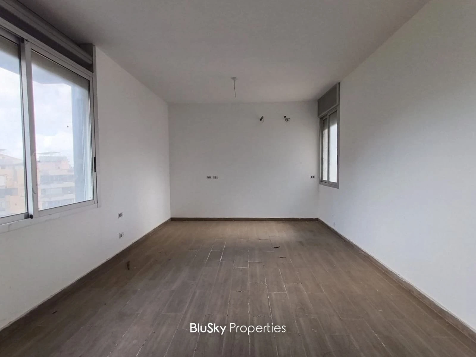 Apartment 212m² with Balcony for Sale in Bsalim — photo 2