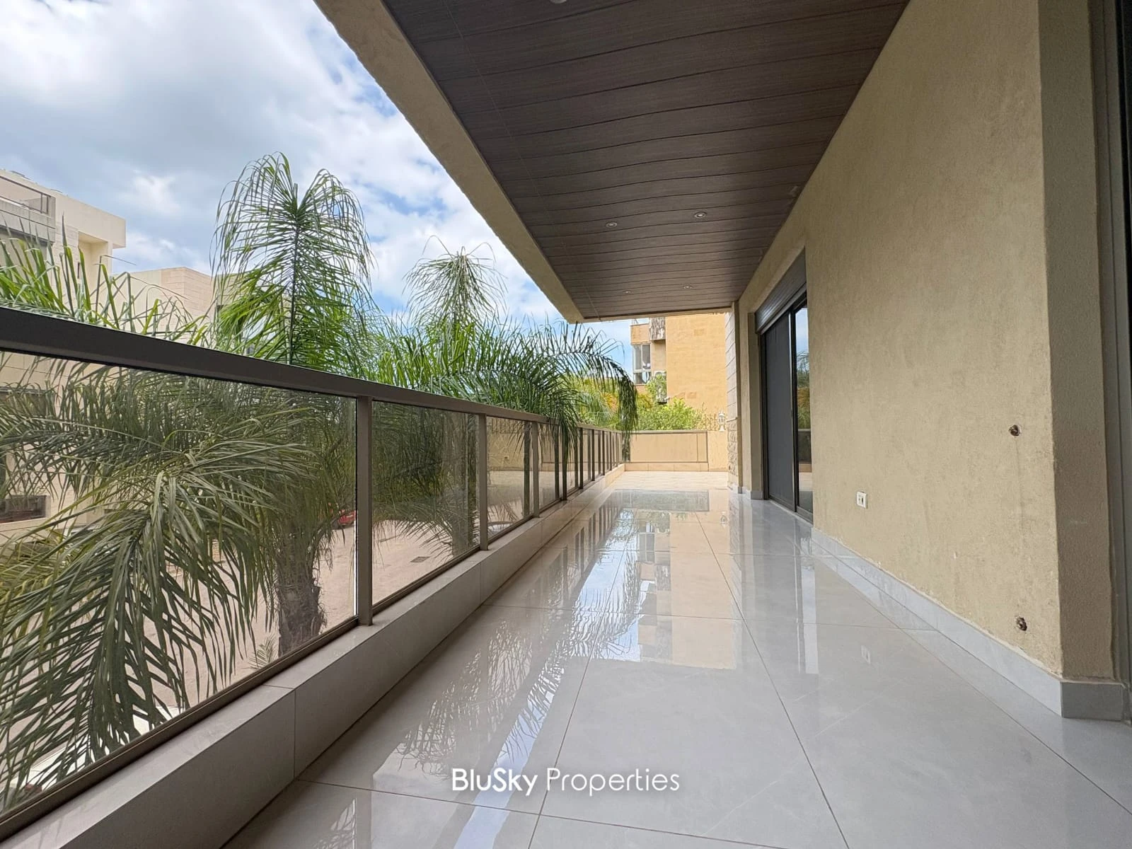Apartment 215m² with Terrace for Rent in Bsalim — الصورة 4
