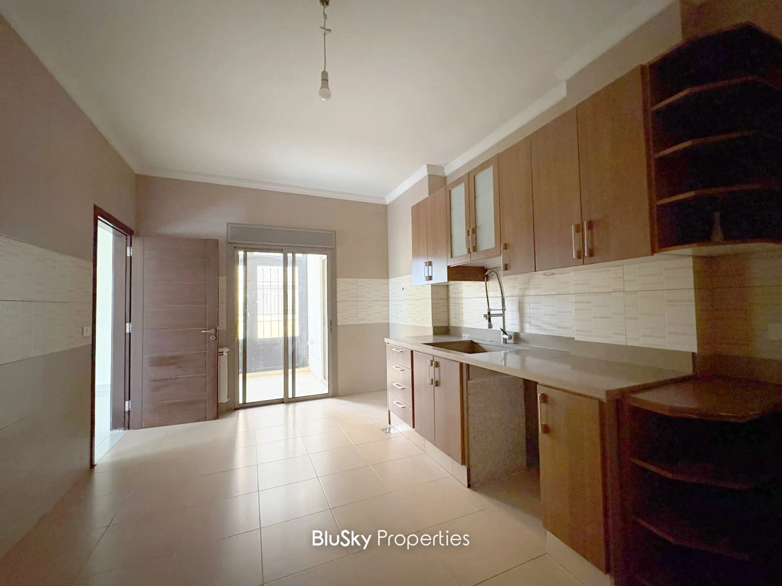Apartment 215m² with Terrace for Rent in Bsalim — الصورة 5
