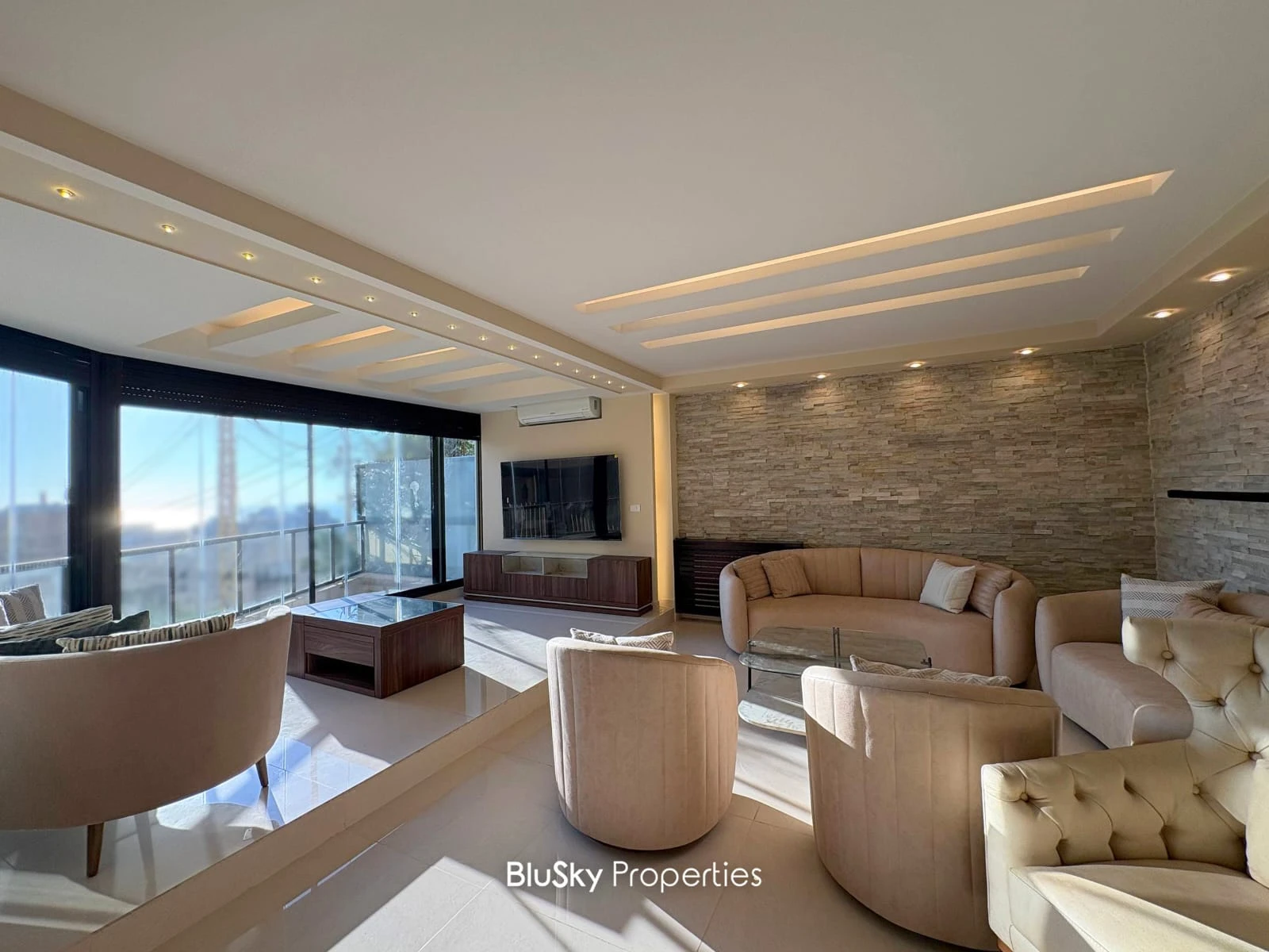 Apartment 220m² with Terrace for Sale in Bsalim