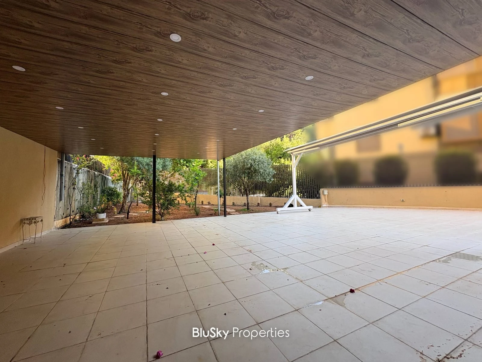 Apartment 220m² with Terrace for Sale in Bsalim — photo 2