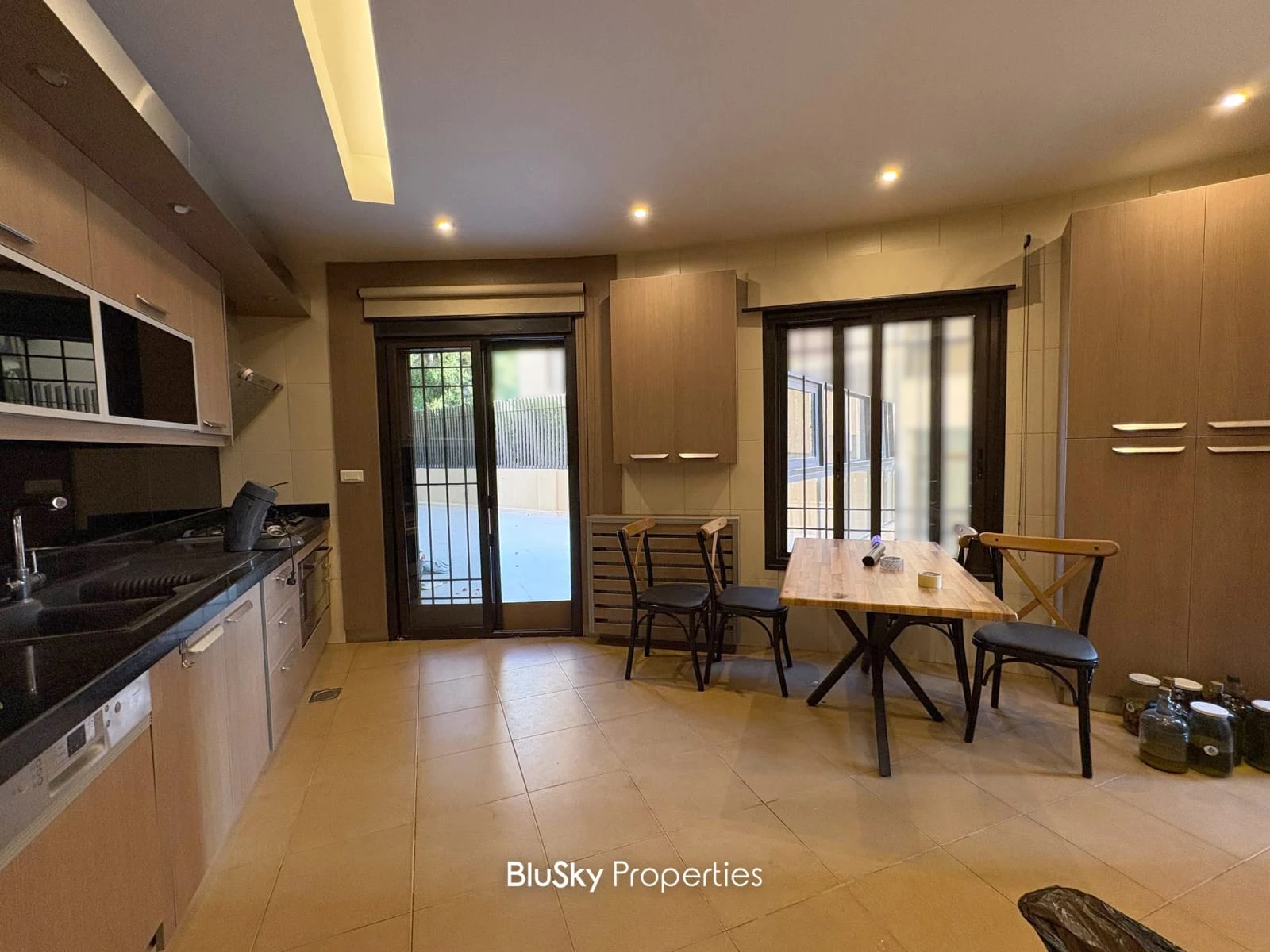 Apartment 220m² with Terrace for Sale in Bsalim — photo 5