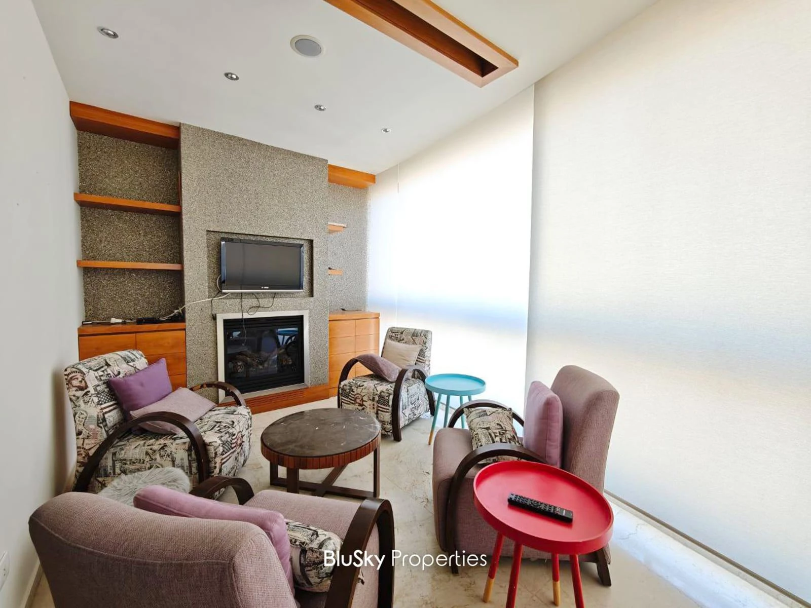 Apartment 230m² Terrace for Rent in Bsalim — الصورة 3