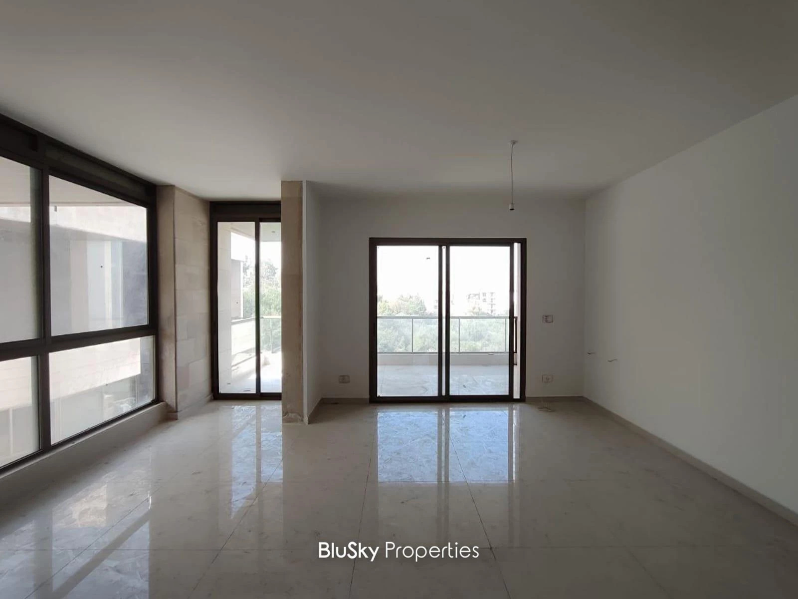 Duplex 280m² Sea View for Sale in Bsalim