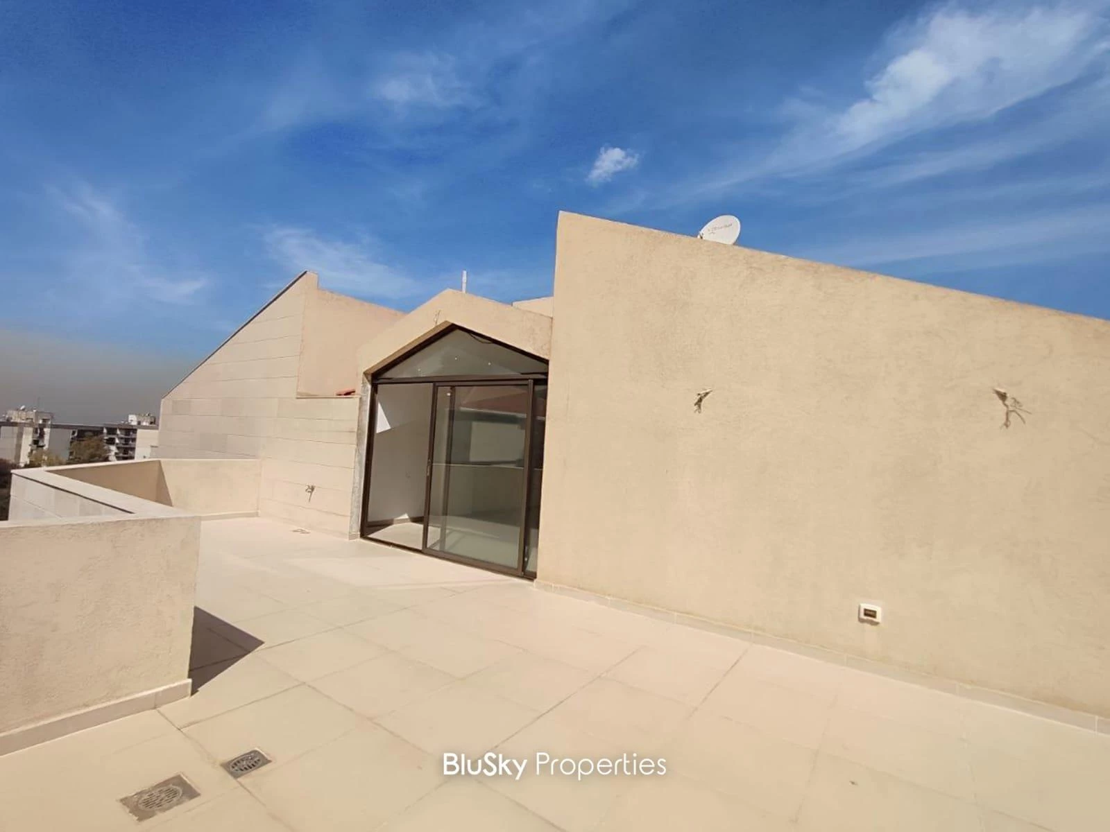 Duplex 280m² Sea View for Sale in Bsalim — photo 3