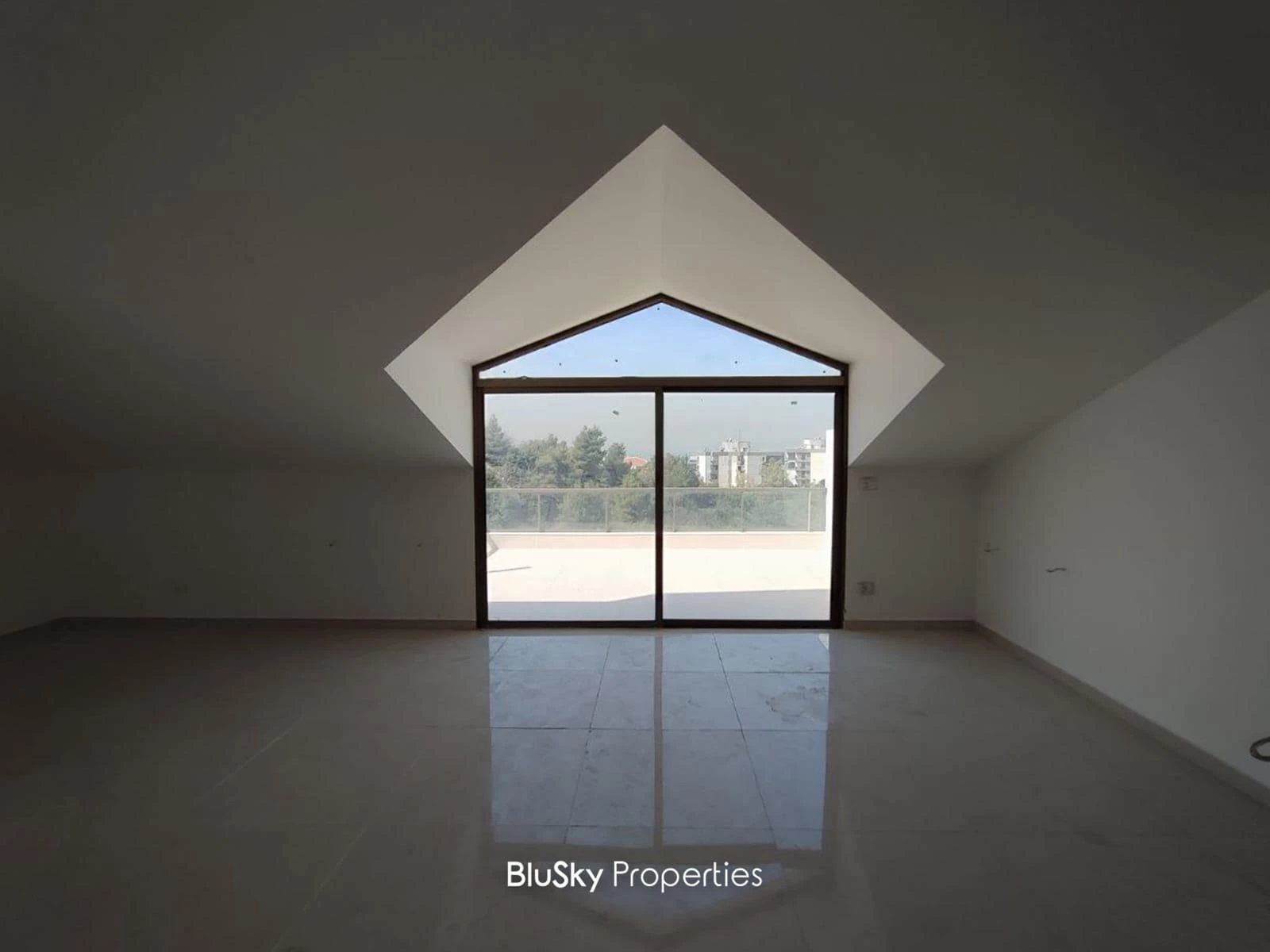 Duplex 280m² Sea View for Sale in Bsalim — photo 5