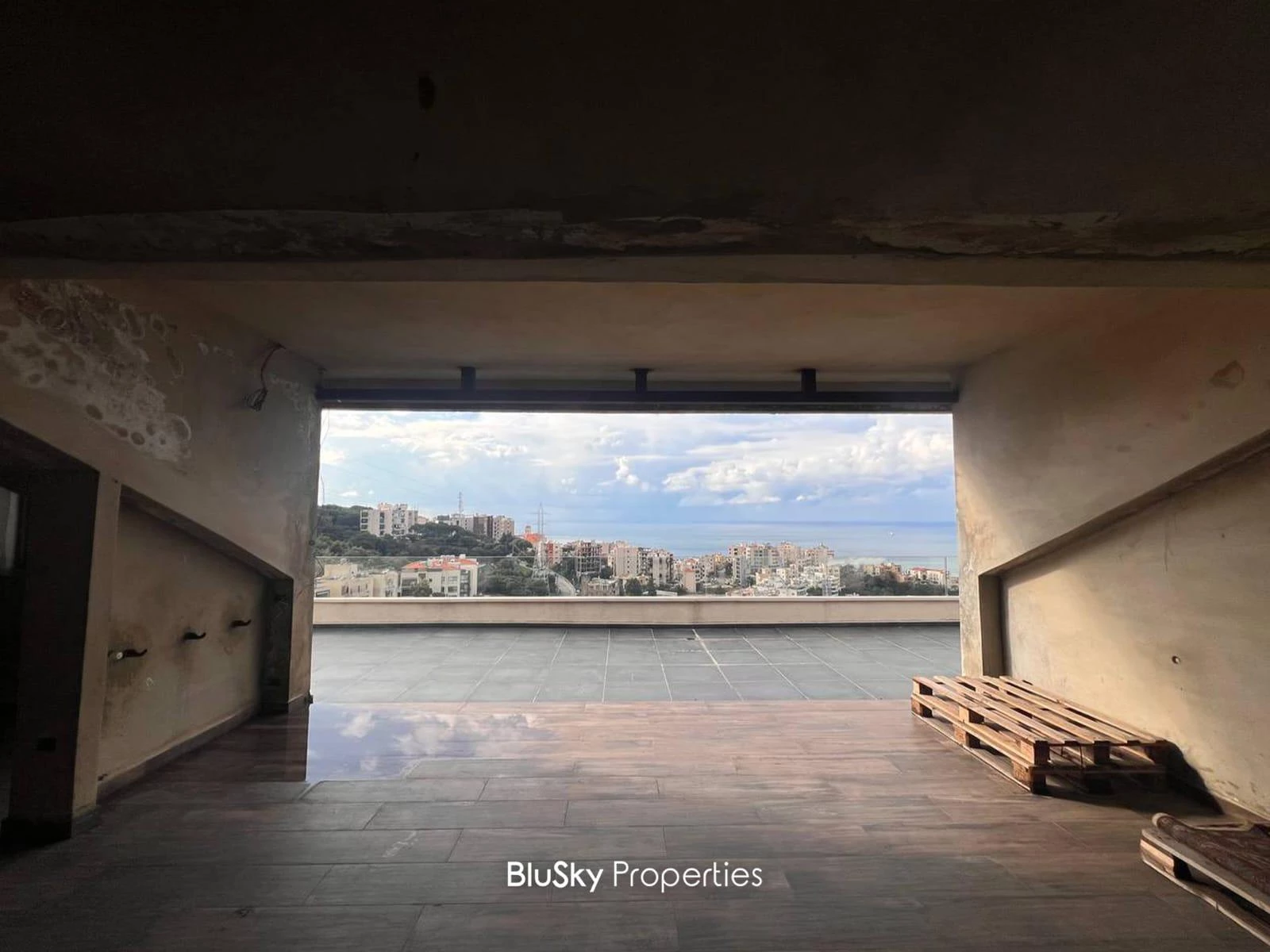 Duplex 320m² Garden for Sale in Bsalim