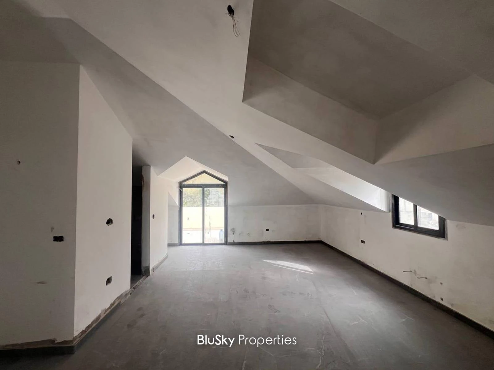 Duplex 380m² Terrace for Sale in Bsalim — photo 4