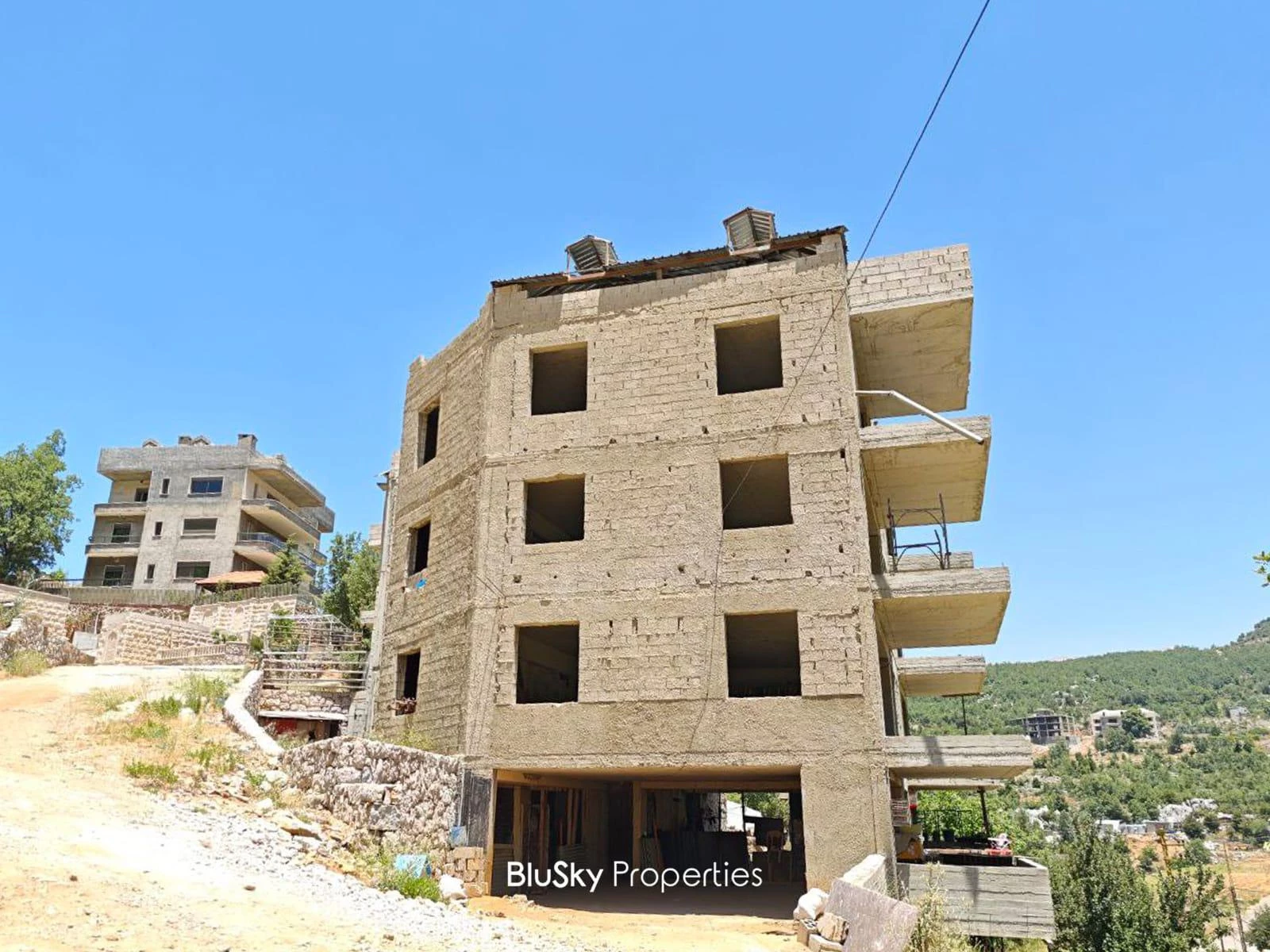 Building 2,140m² for Sale in Bteghrine — الصورة 4