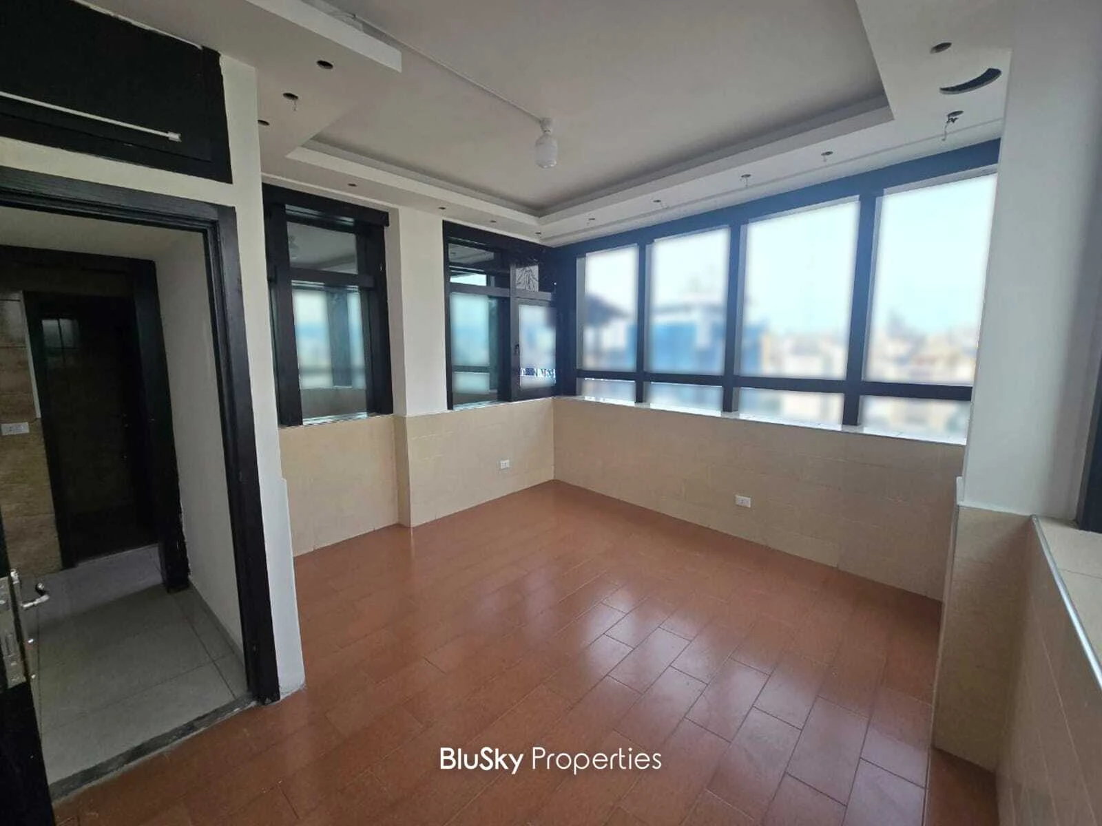 Office 80m² City View for Sale in Chiyah — photo 3