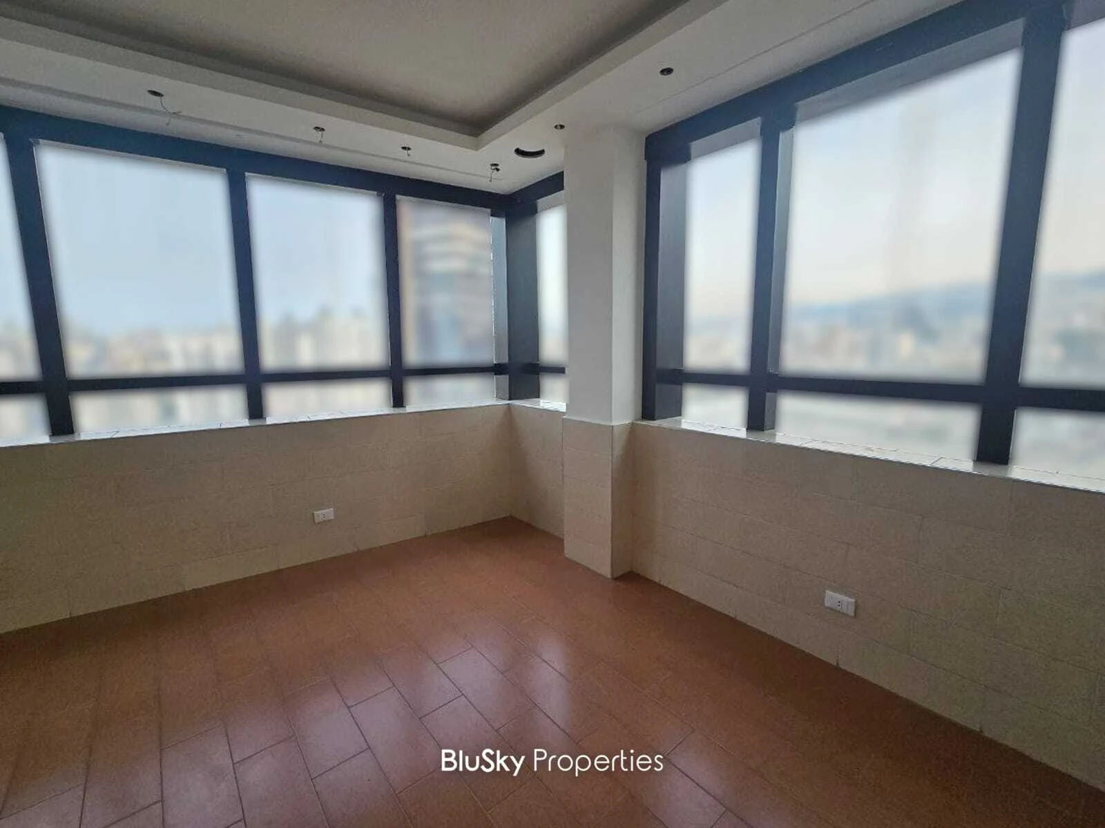 Office 80m² City View for Sale in Chiyah — photo 4