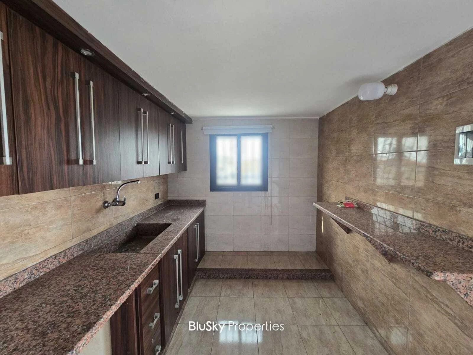 Office 80m² City View for Sale in Chiyah — photo 5