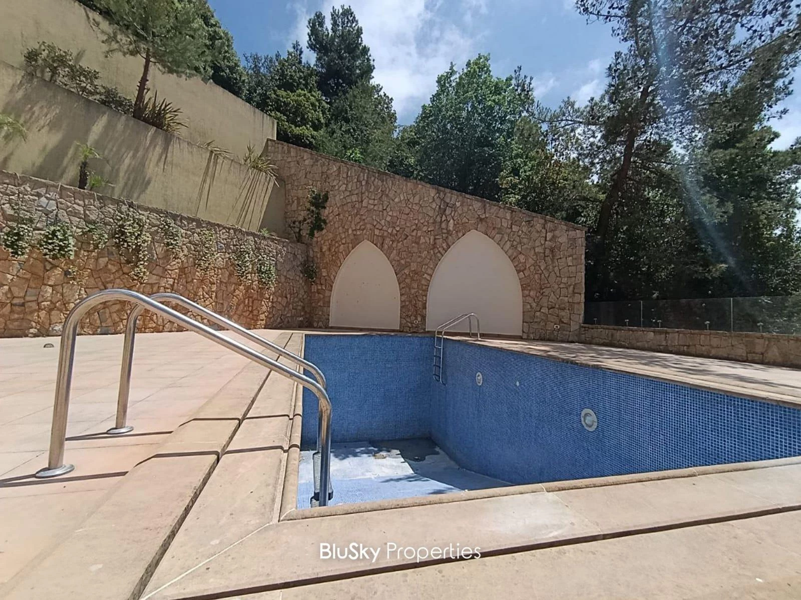 Villa 1,533m² Terrace for Sale in Chnaniir — الصورة 2