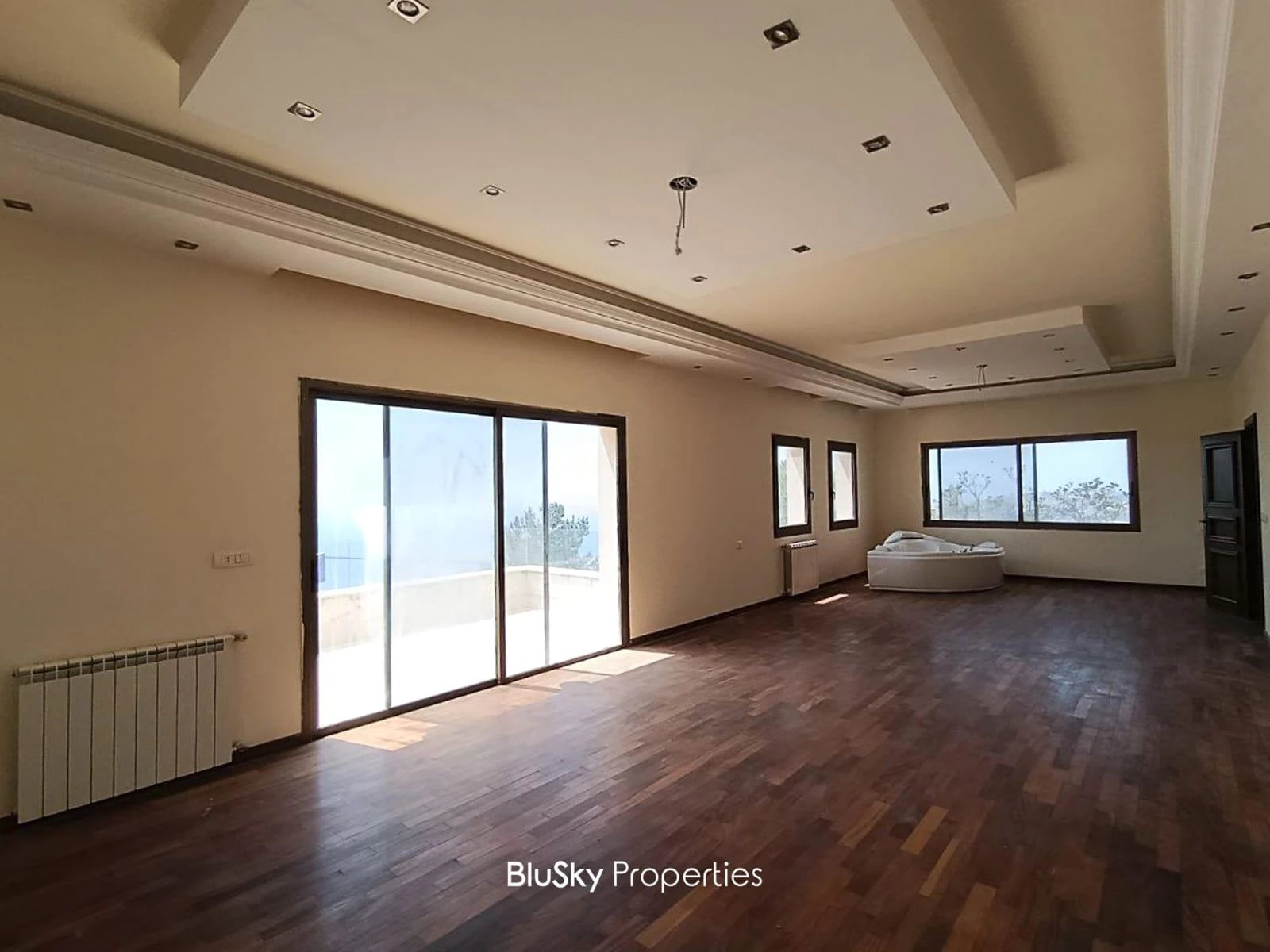 Villa 1,533m² Terrace for Sale in Chnaniir — الصورة 4
