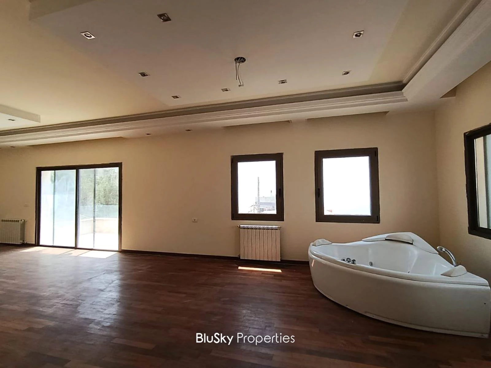 Villa 1,533m² Terrace for Sale in Chnaniir — الصورة 5