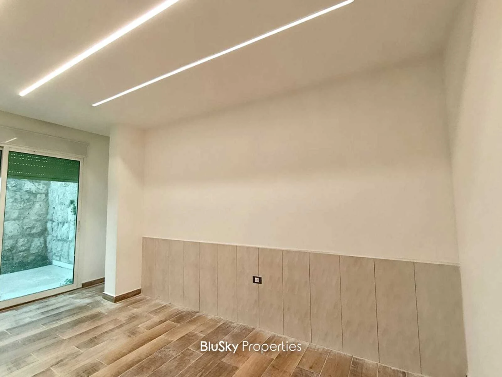 Apartment 200m² Terrace for Sale in Chnaniir — الصورة 2