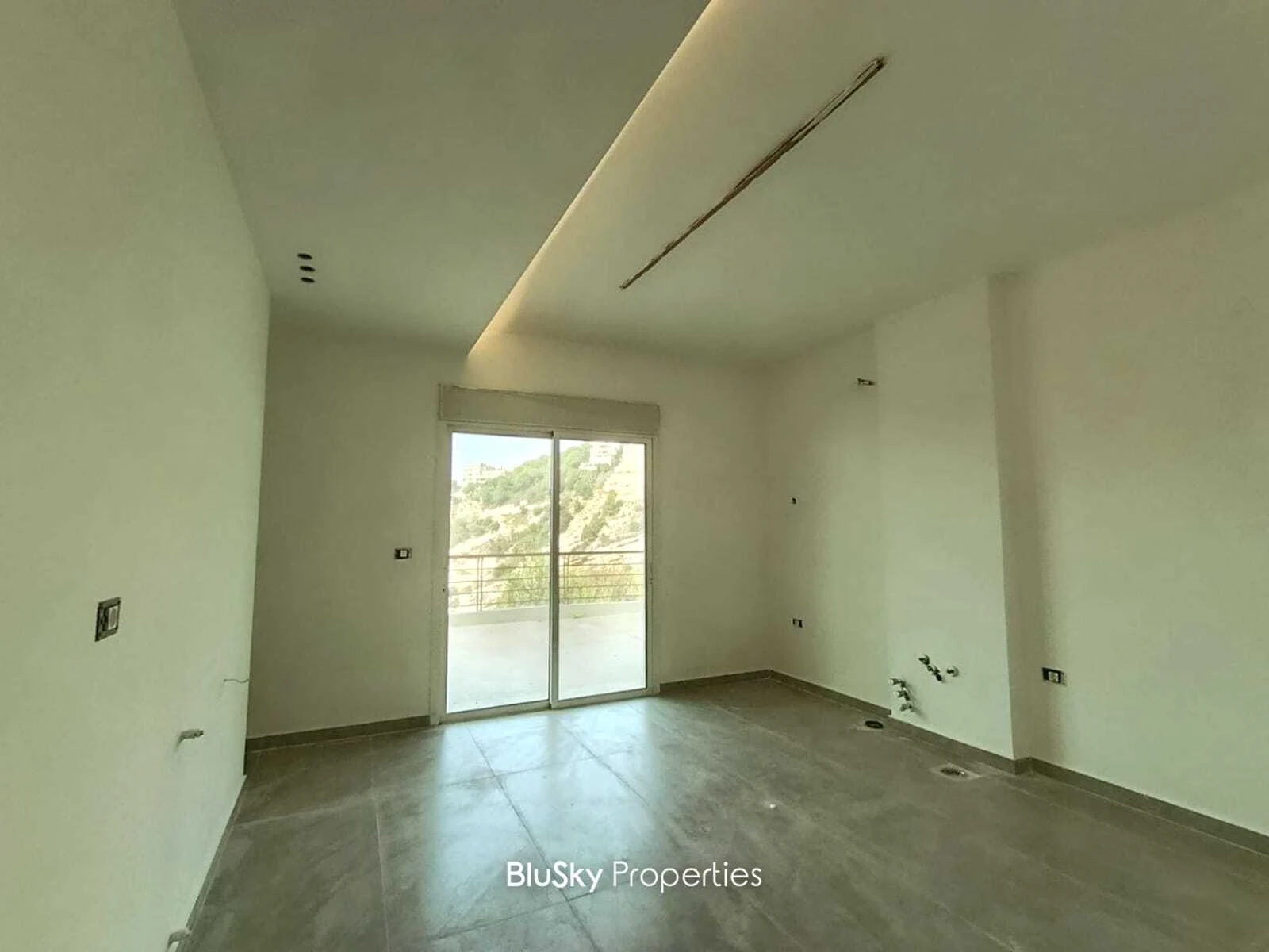 Apartment 200m² Terrace for Sale in Chnaniir — الصورة 3