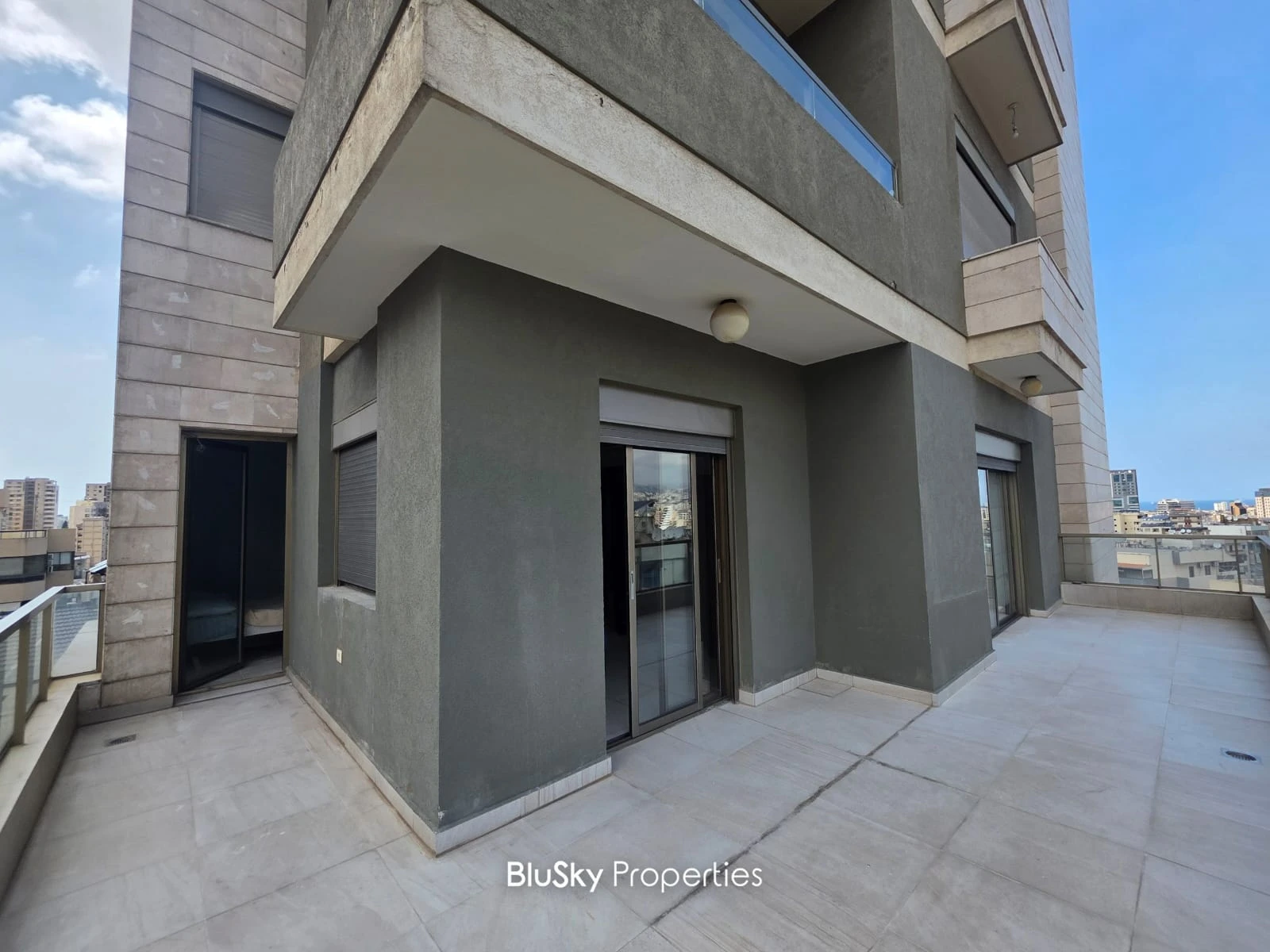 Apartment 220m² with Balcony for Rent in City Rama — الصورة 3