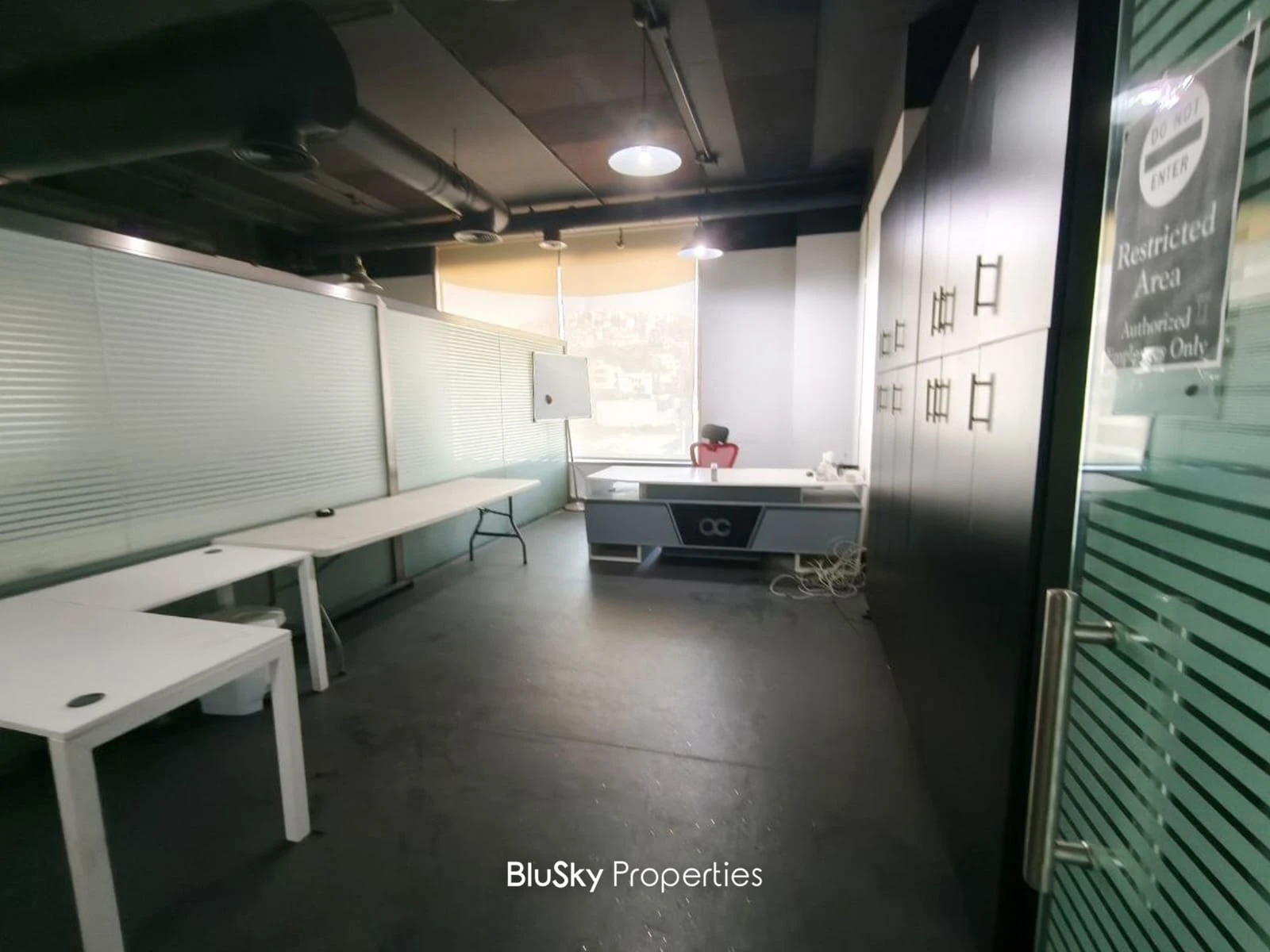 Office 600m² with Terrace for Rent in Dbayeh — الصورة 4