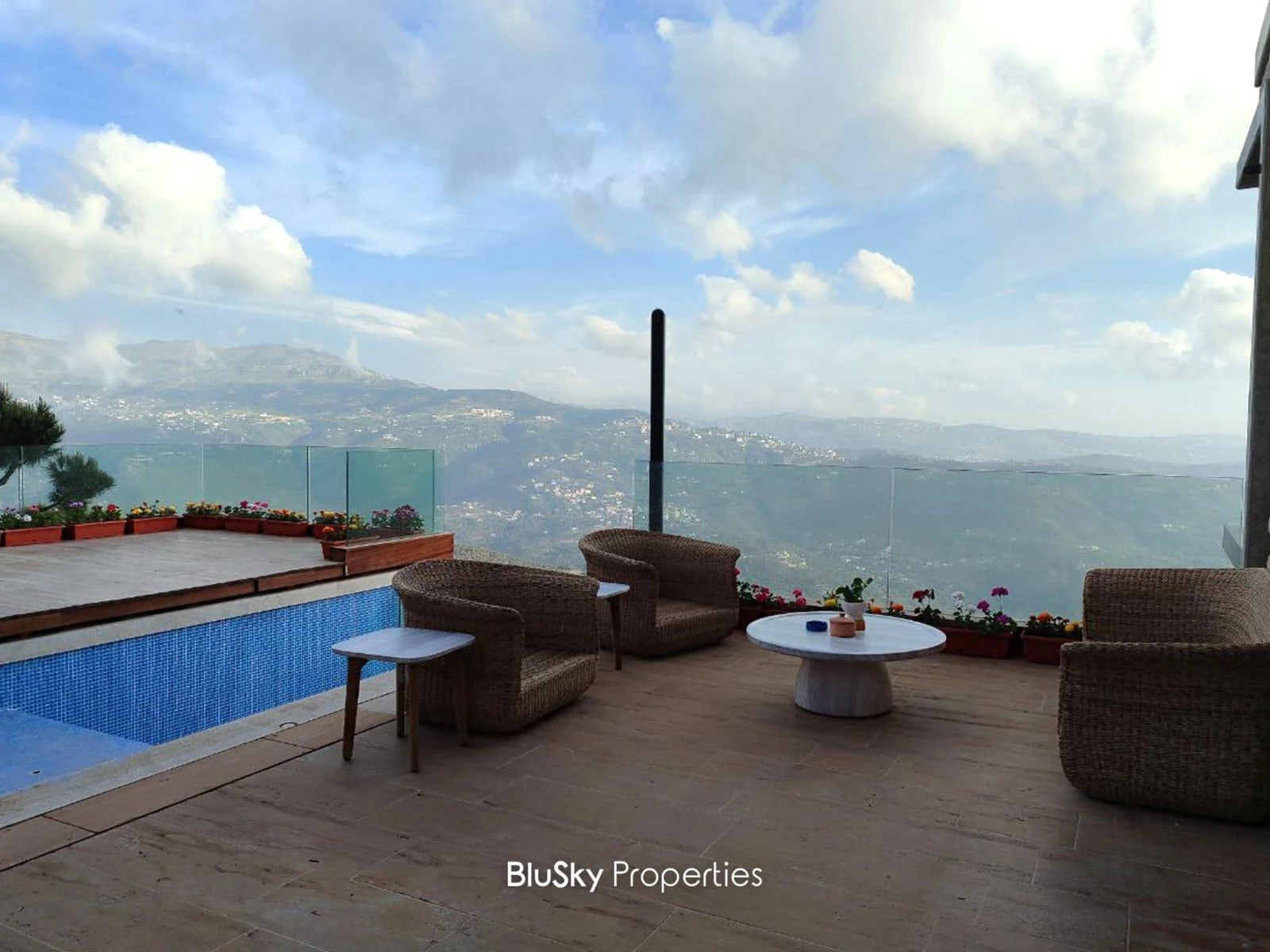 Villa 800m² Land for Sale in Dhour Choueir — الصورة 2
