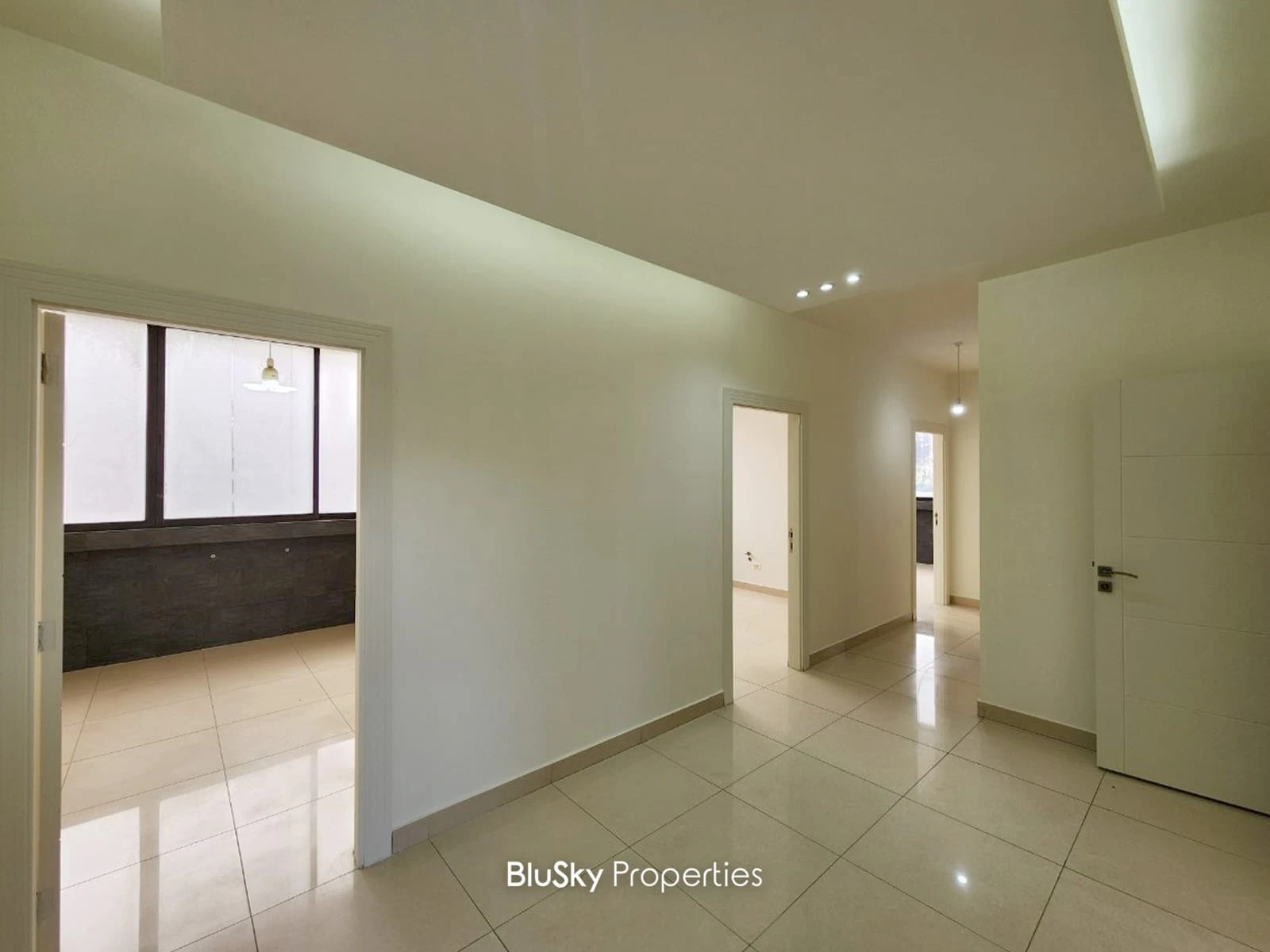 Office 100m² for Rent in Dekweneh — الصورة 1