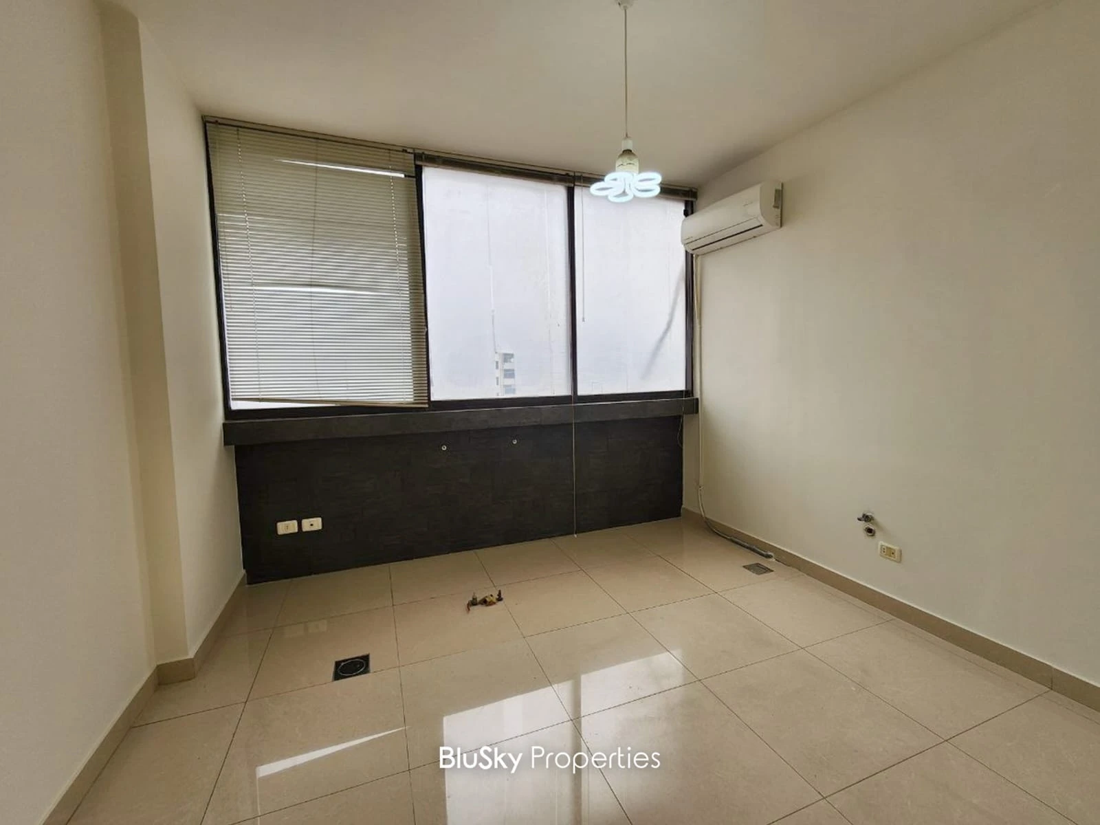 Office 100m² for Rent in Dekweneh — الصورة 2