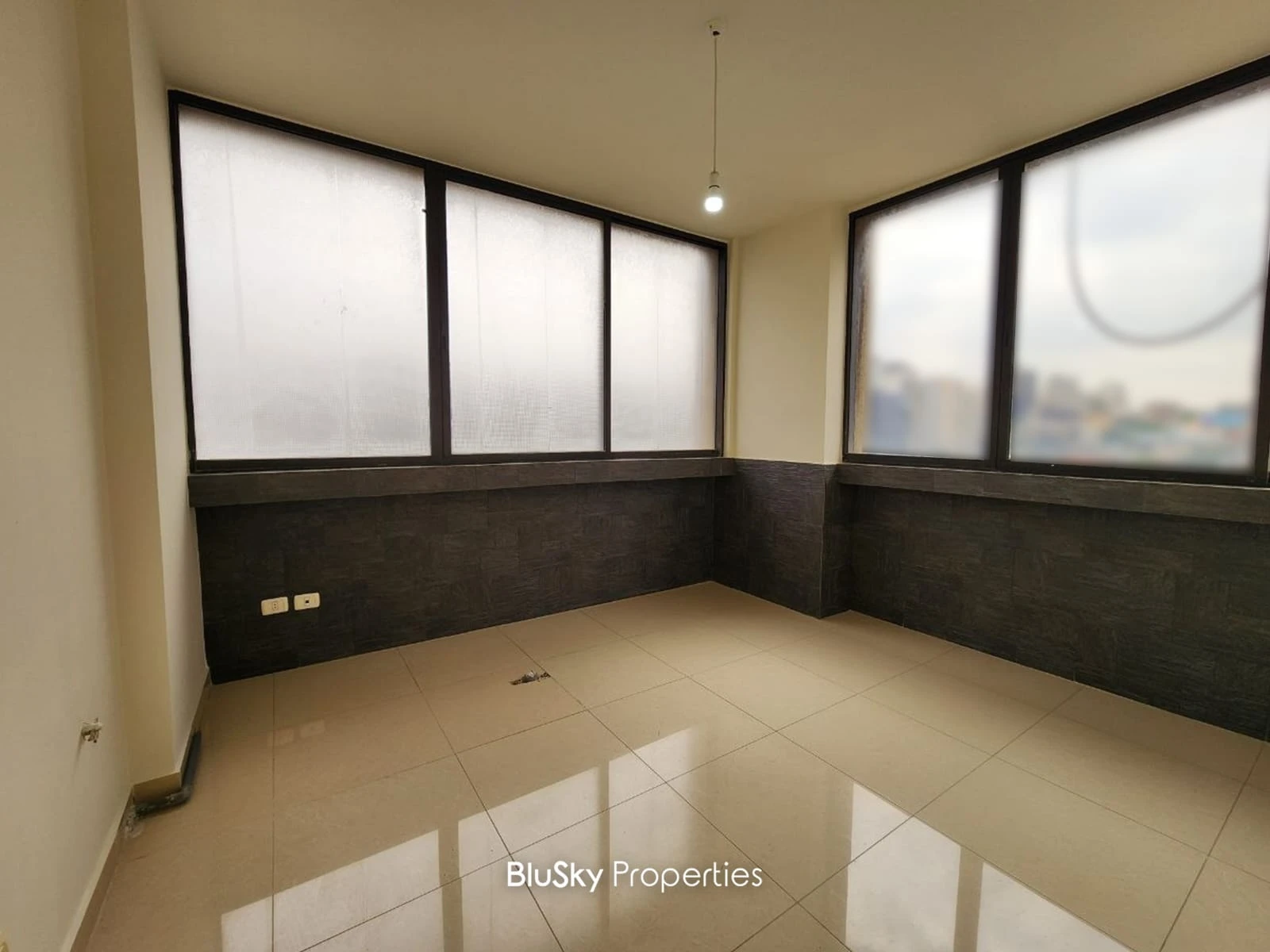 Office 100m² for Rent in Dekweneh — الصورة 3