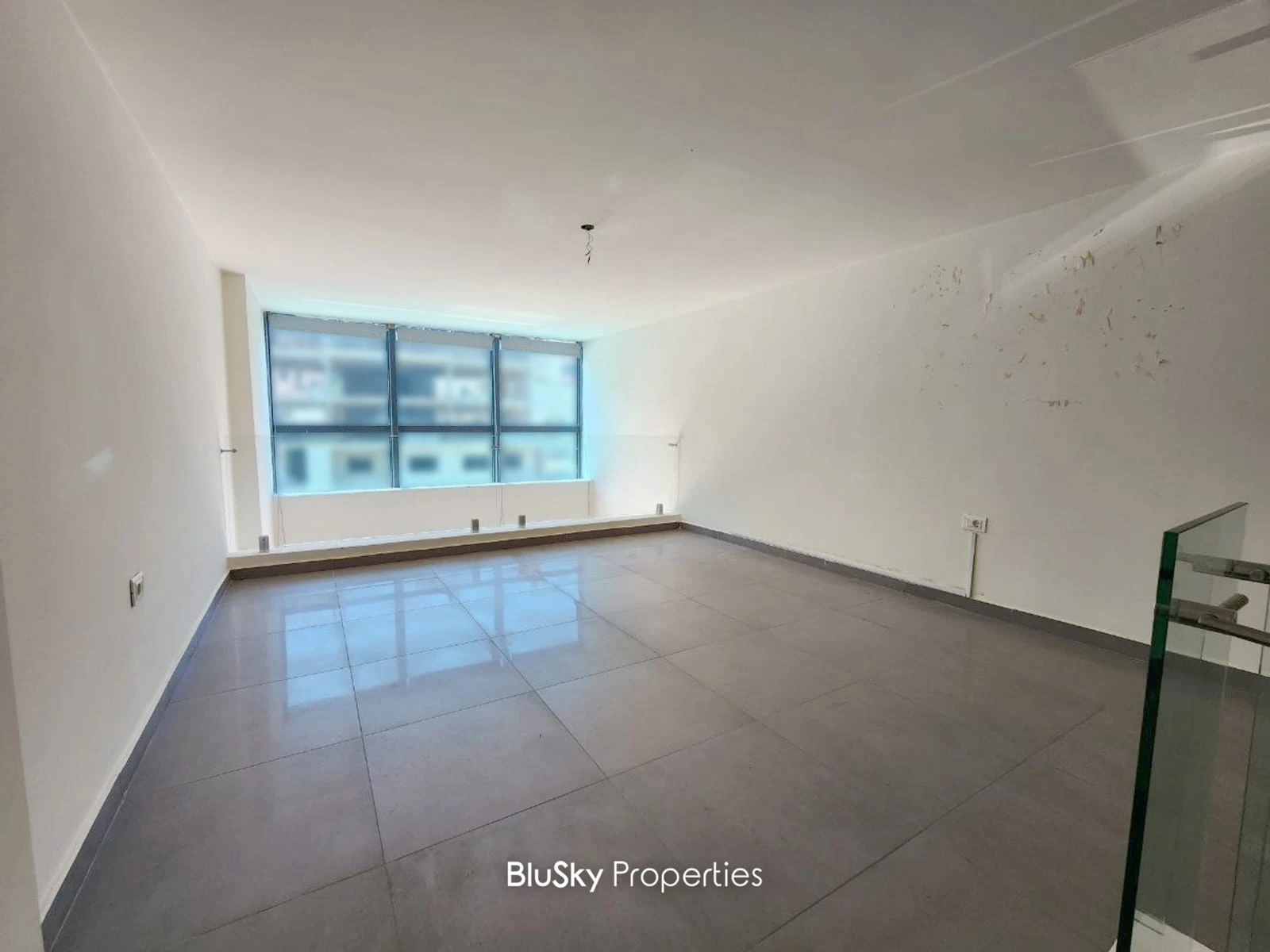 Office 105m² for Rent in Dekweneh — الصورة 2