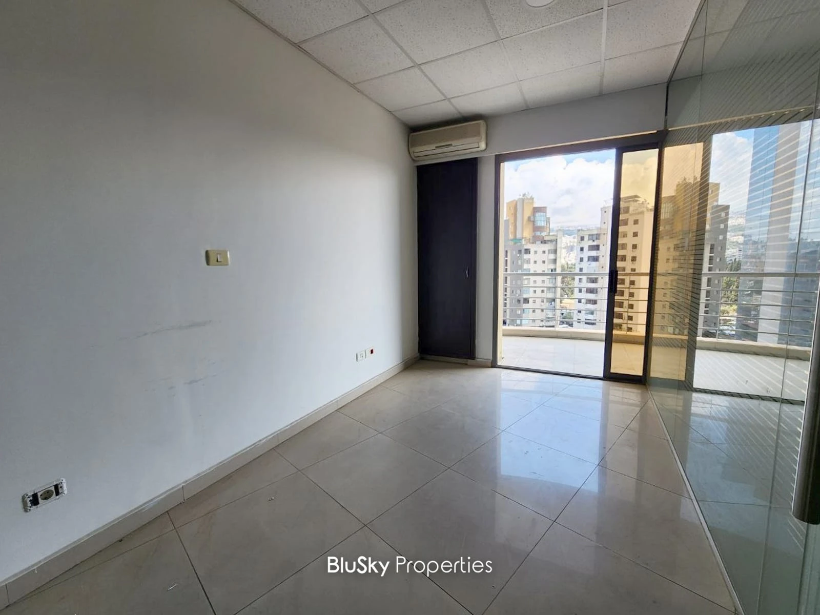Office 260m² for Rent in Dekweneh — الصورة 3