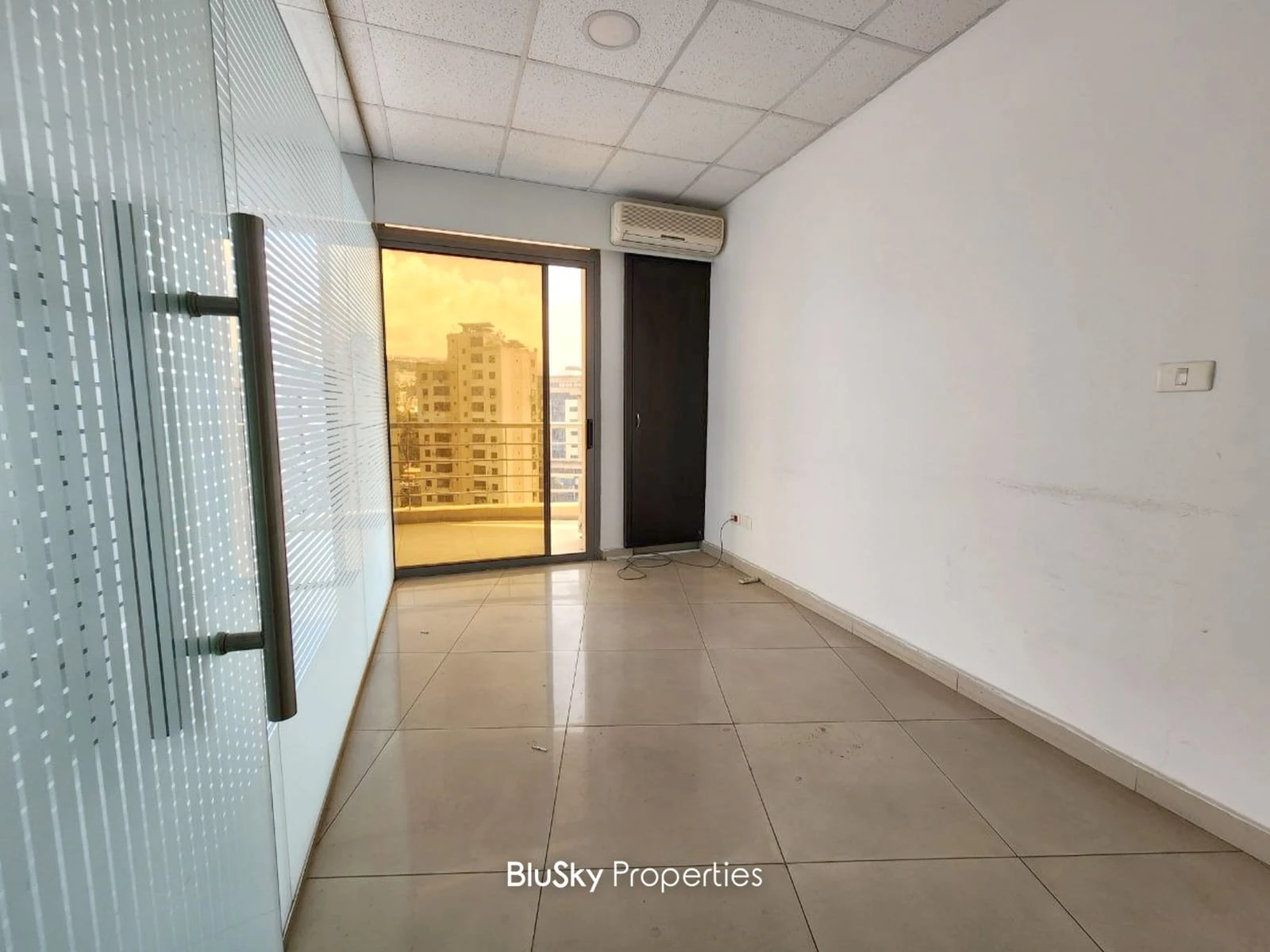 Office 260m² for Rent in Dekweneh — الصورة 4