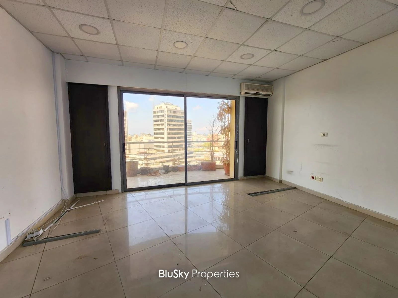 Office 260m² for Rent in Dekweneh — الصورة 5