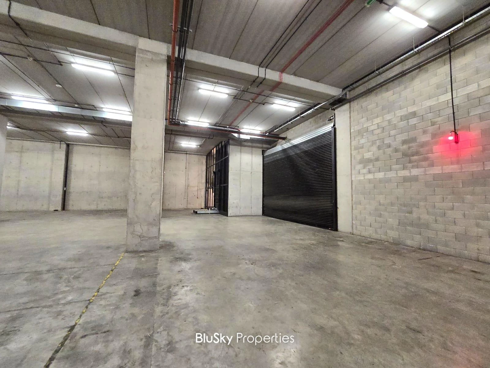 Warehouse 4000m² for Rent in Ras El Dekweneh — photo 4