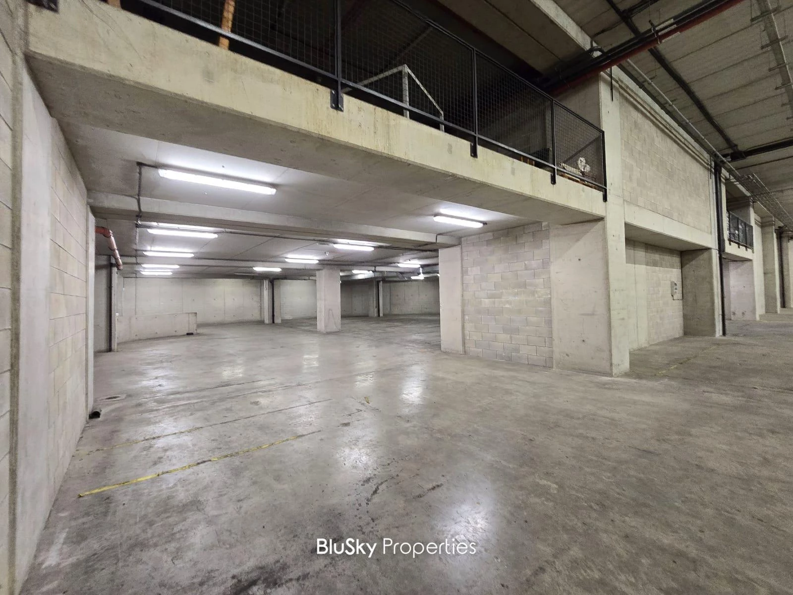 Warehouse 4000m² for Rent in Ras El Dekweneh — photo 5