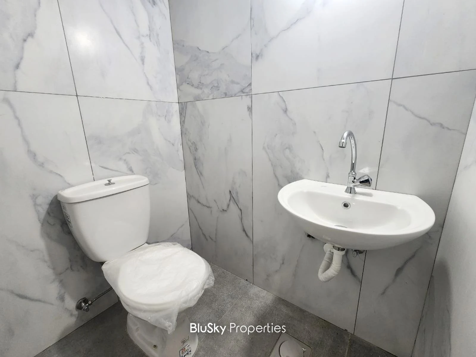 Shop 55m² for Rent in Dekweneh — الصورة 2