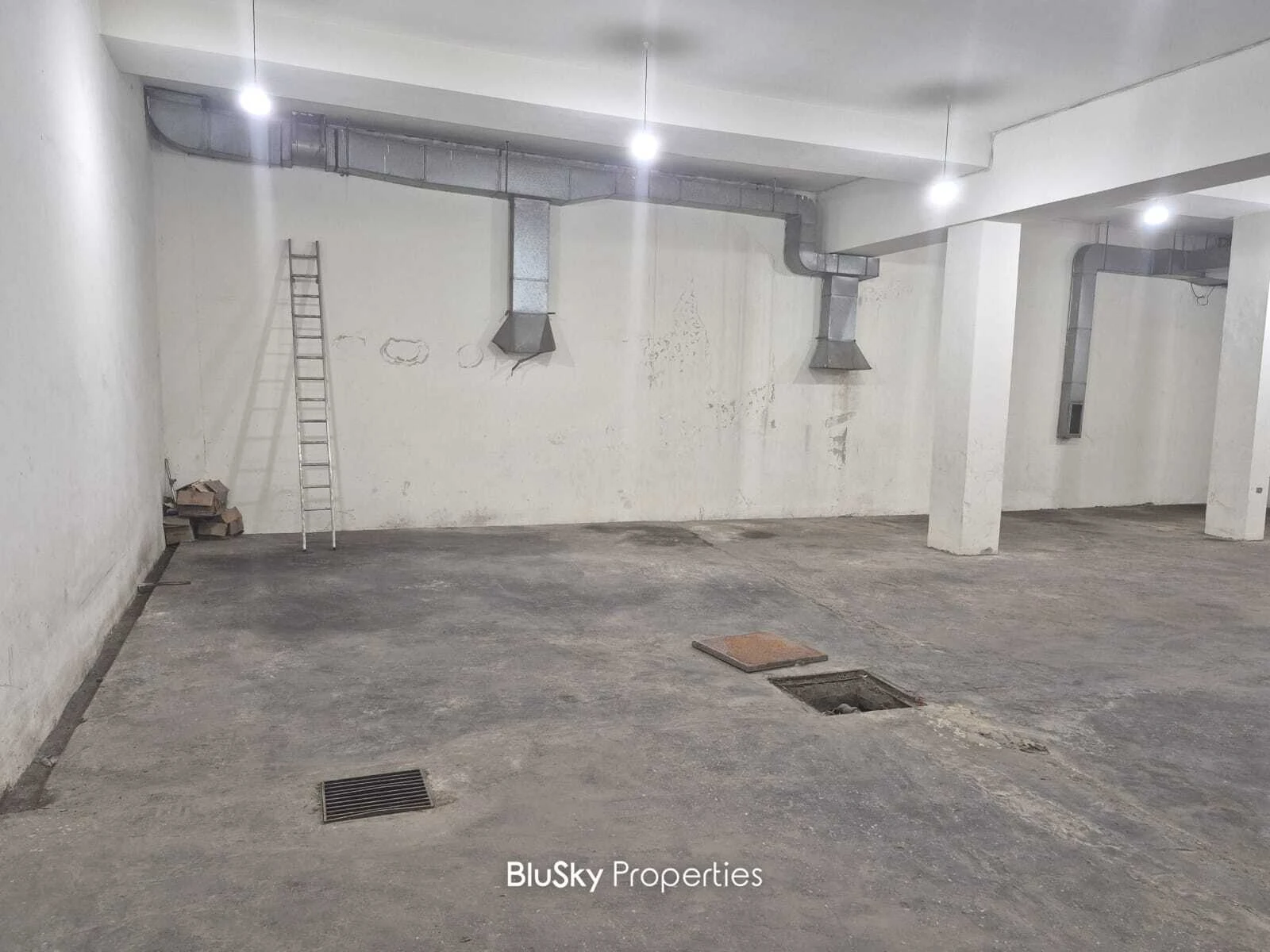 Warehouse 600m² for Rent in Dekweneh — الصورة 2