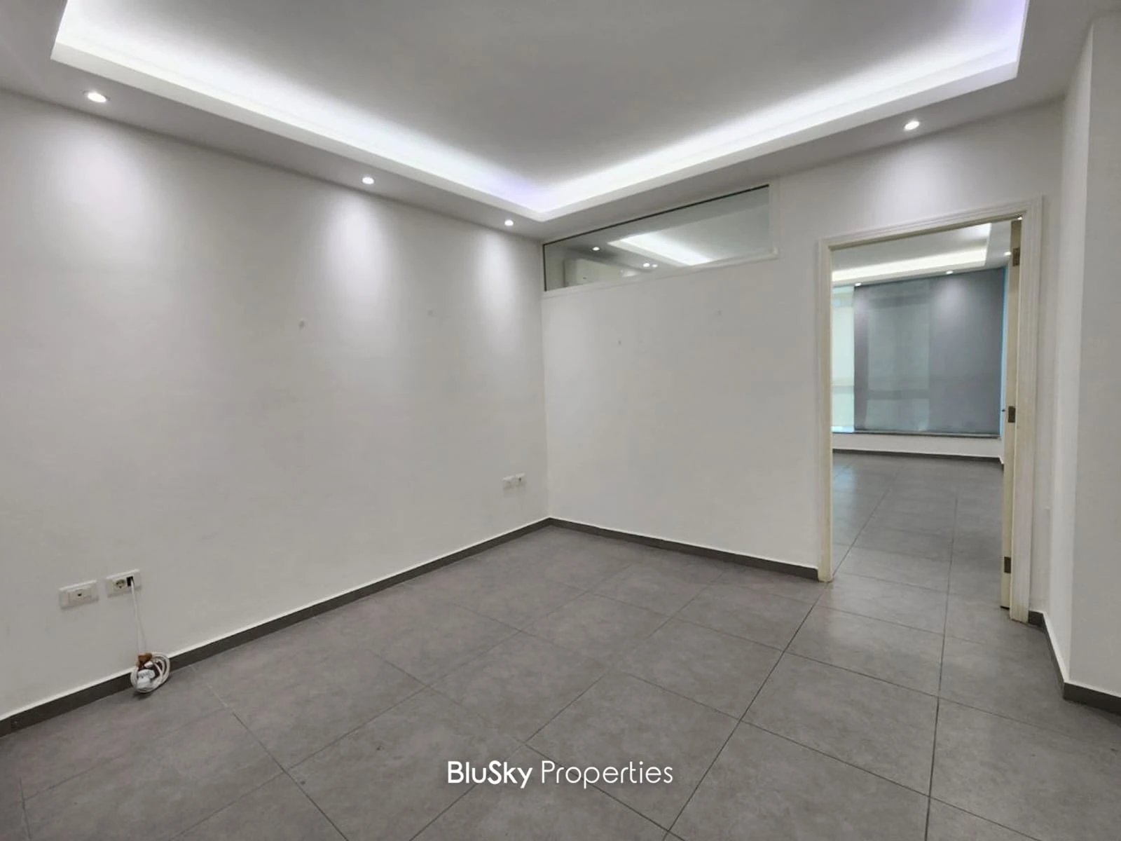 Office 60m² for Rent in Dekweneh — الصورة 3