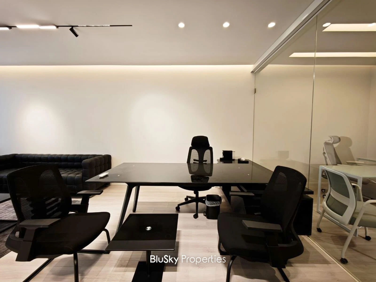 Office 70m² for Rent in Dekweneh — photo 4